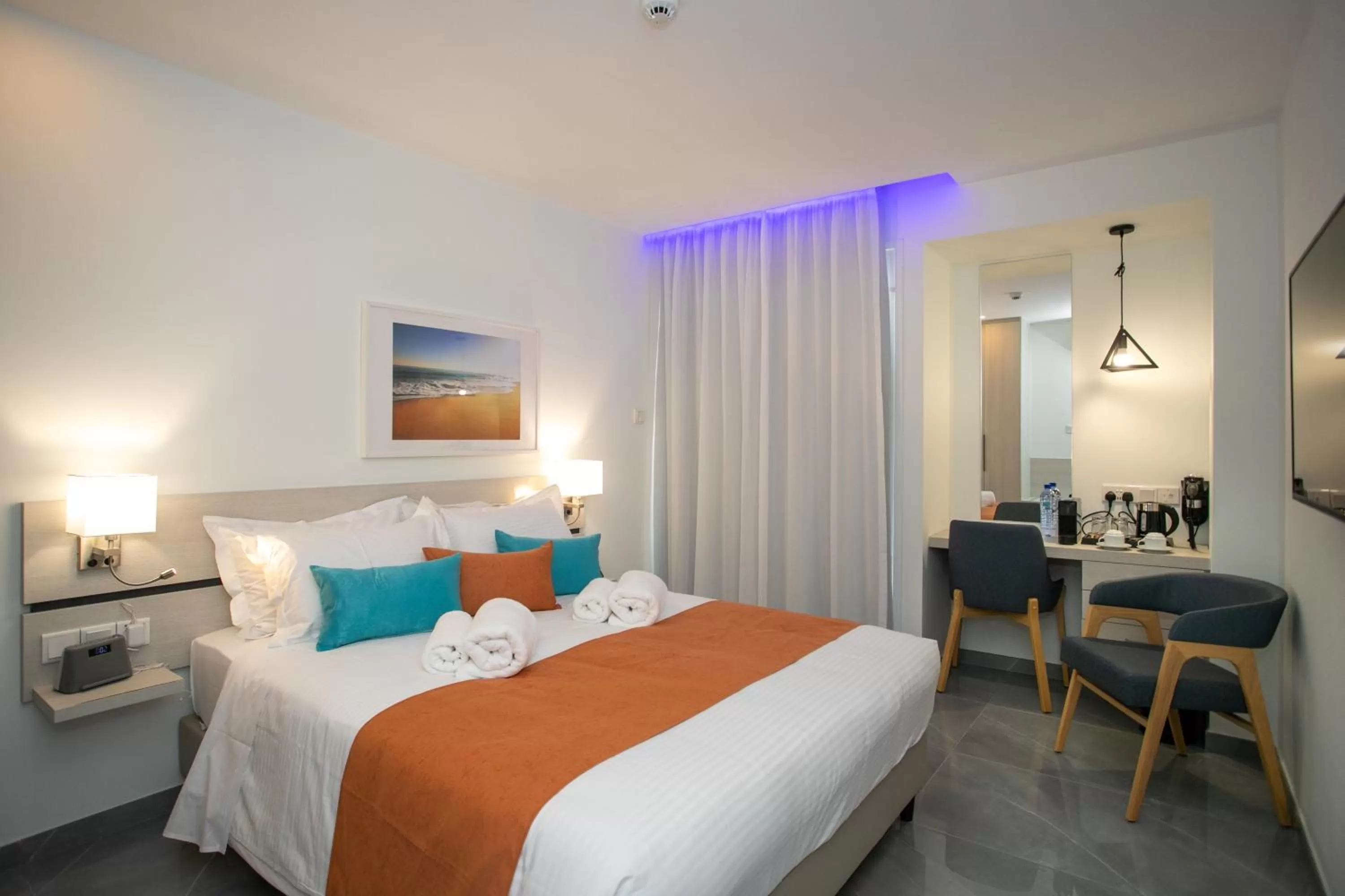 Street view, Bed in Best Western Plus Larco Hotel