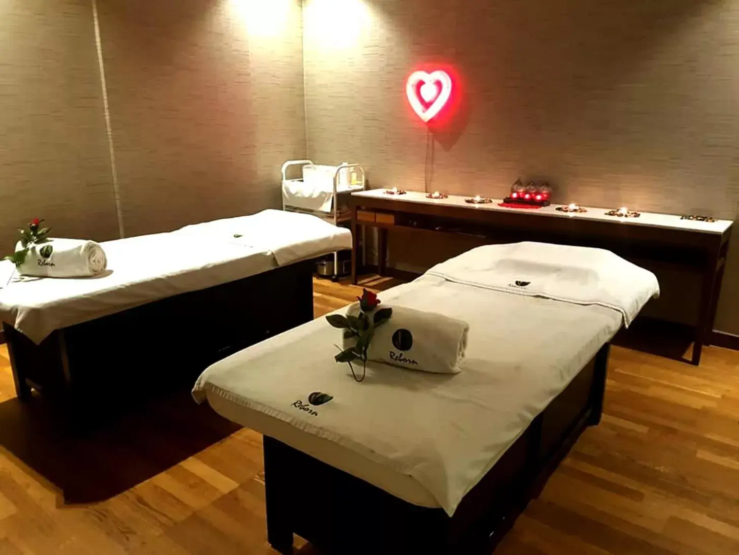 Massage, Bathroom in Ramee Palace Hotel