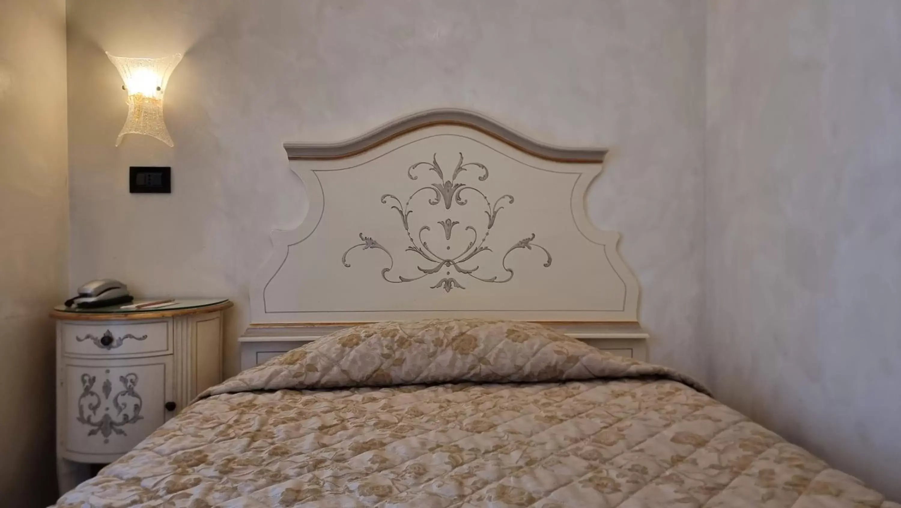 Bedroom, Bed in Hotel Carlton Capri