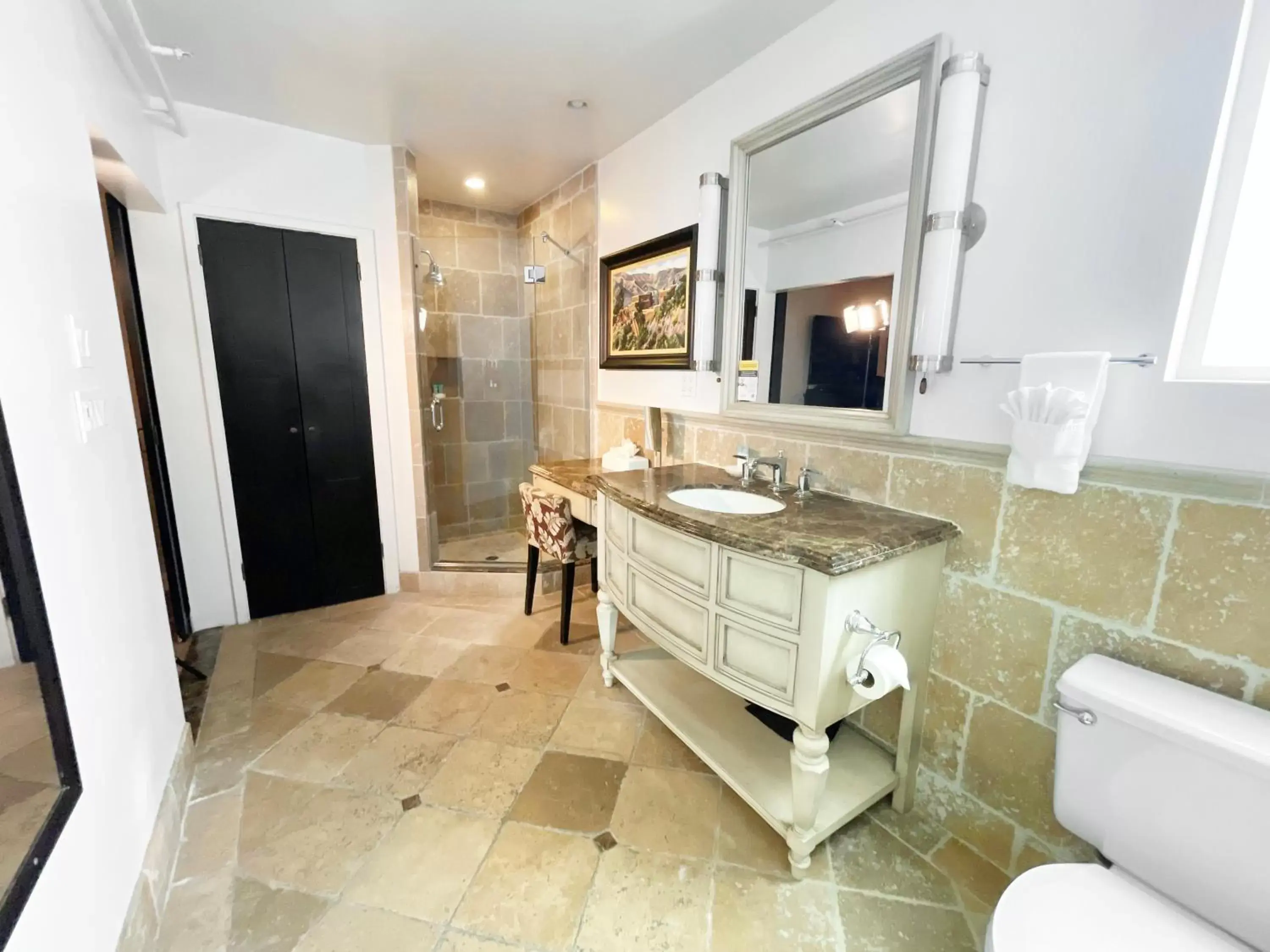 Bathroom in Catalina Courtyard Suites