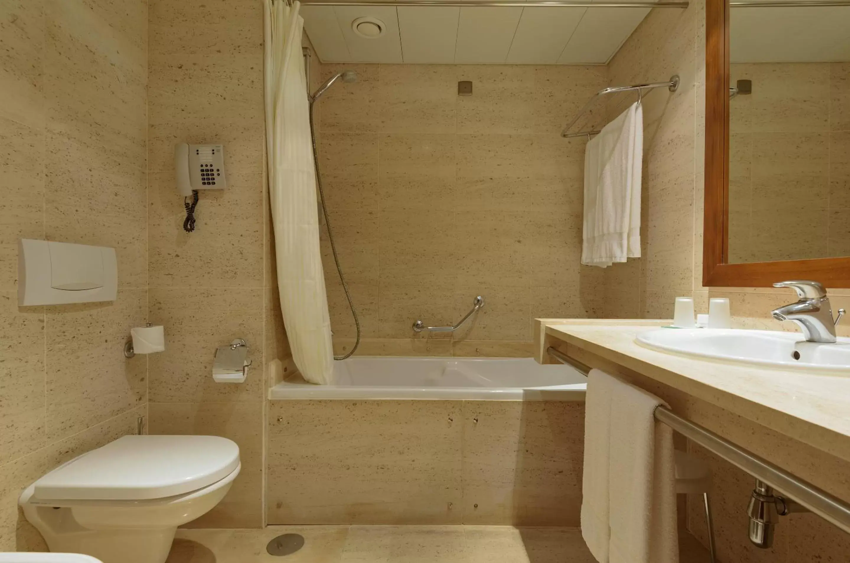 Bathroom in Hotel Real Oeiras