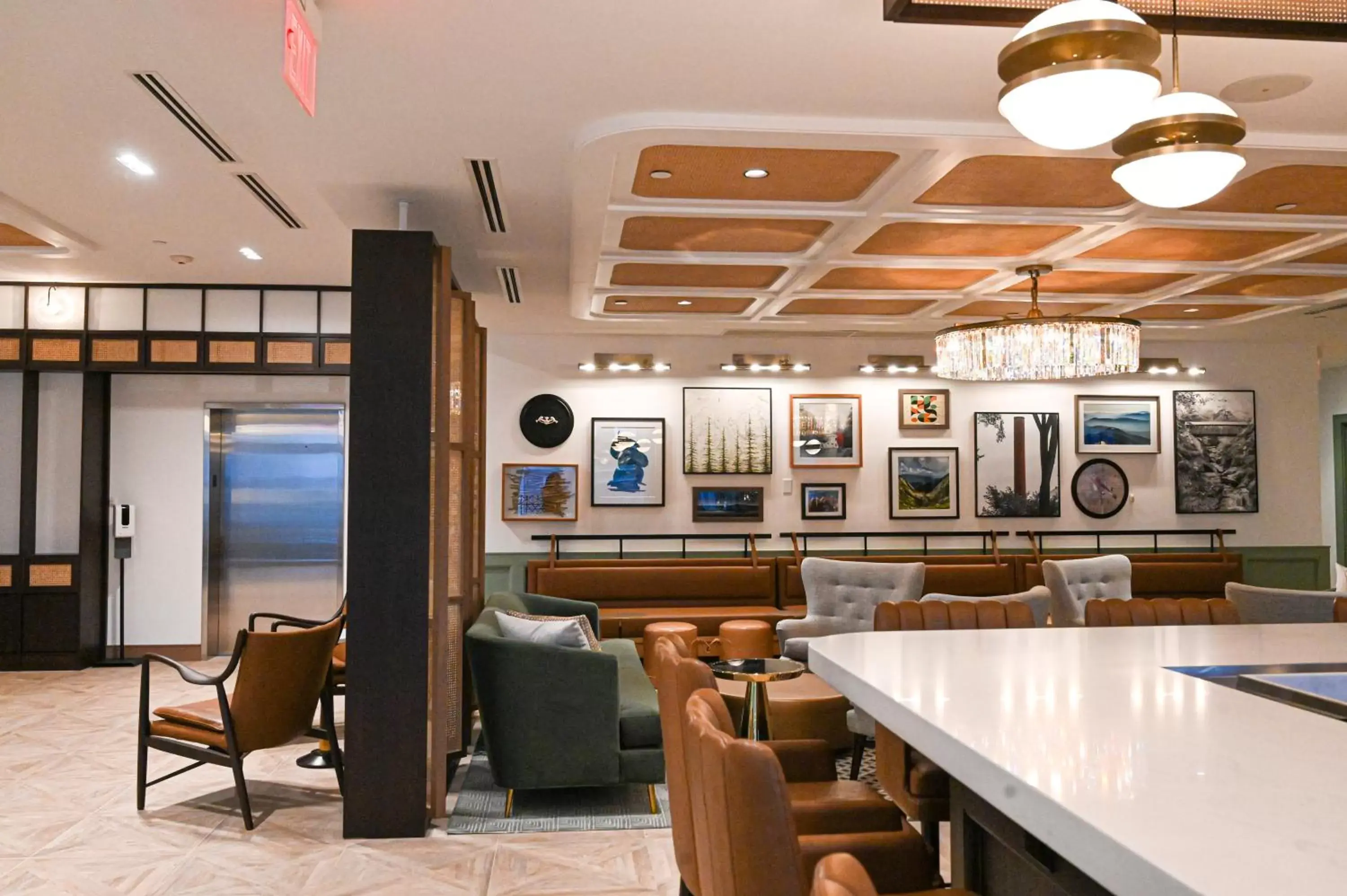 Restaurant/places to eat in Six South St. Hotel Restaurant/places to eat in Six South St. Hotel