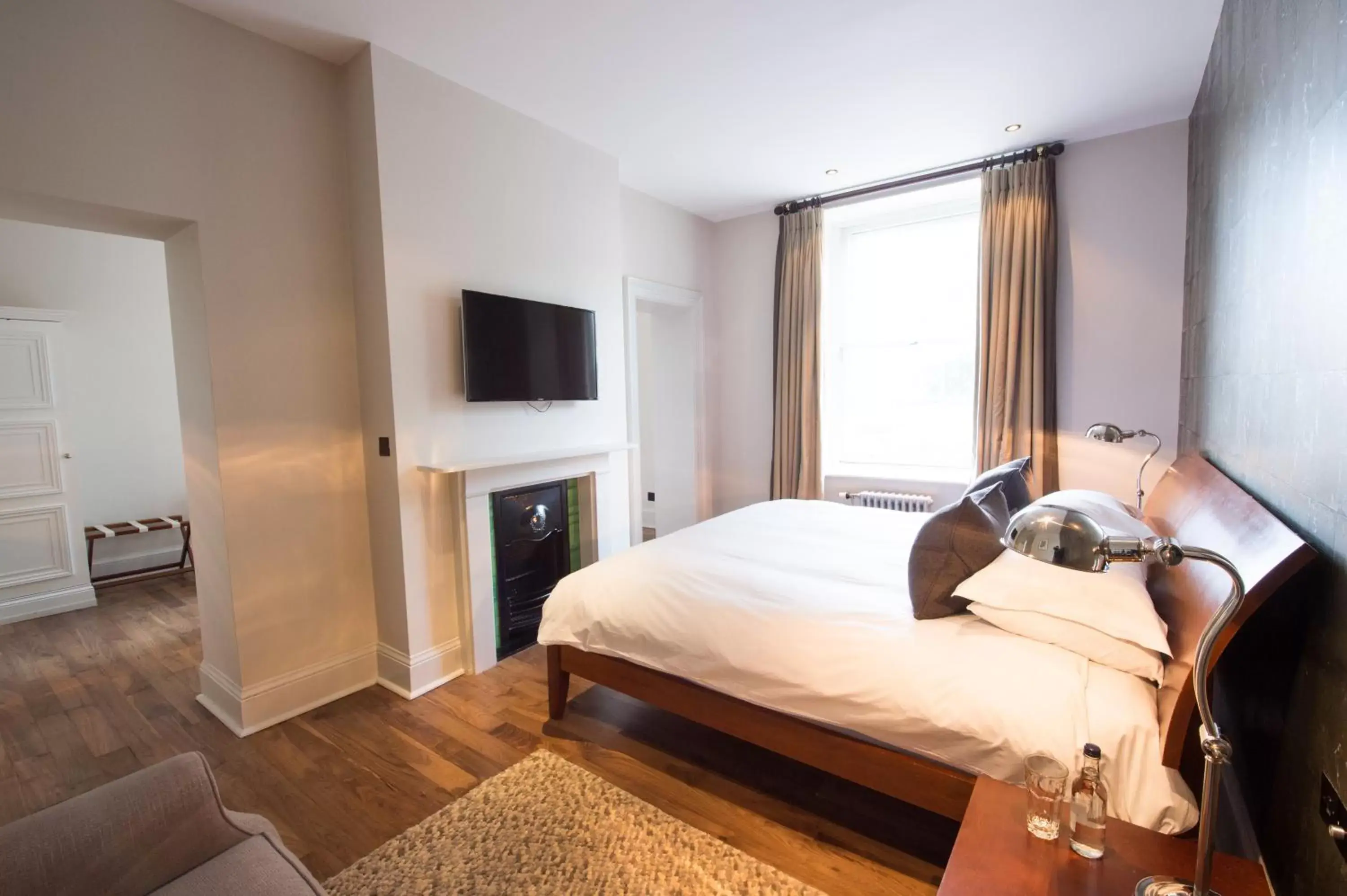 TV and multimedia, Bed in Hotel Du Vin & Bistro Tunbridge Wells
