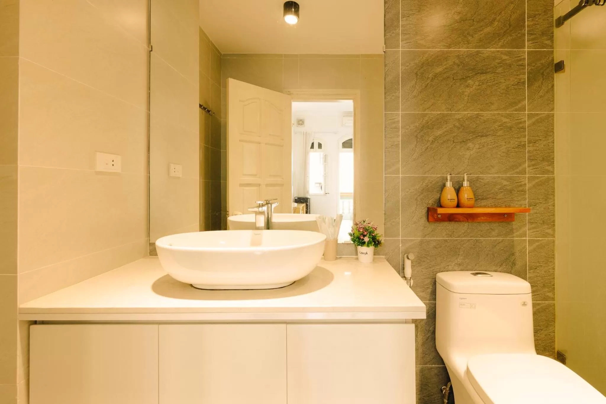 Bathroom in Eden Westlake Hotel