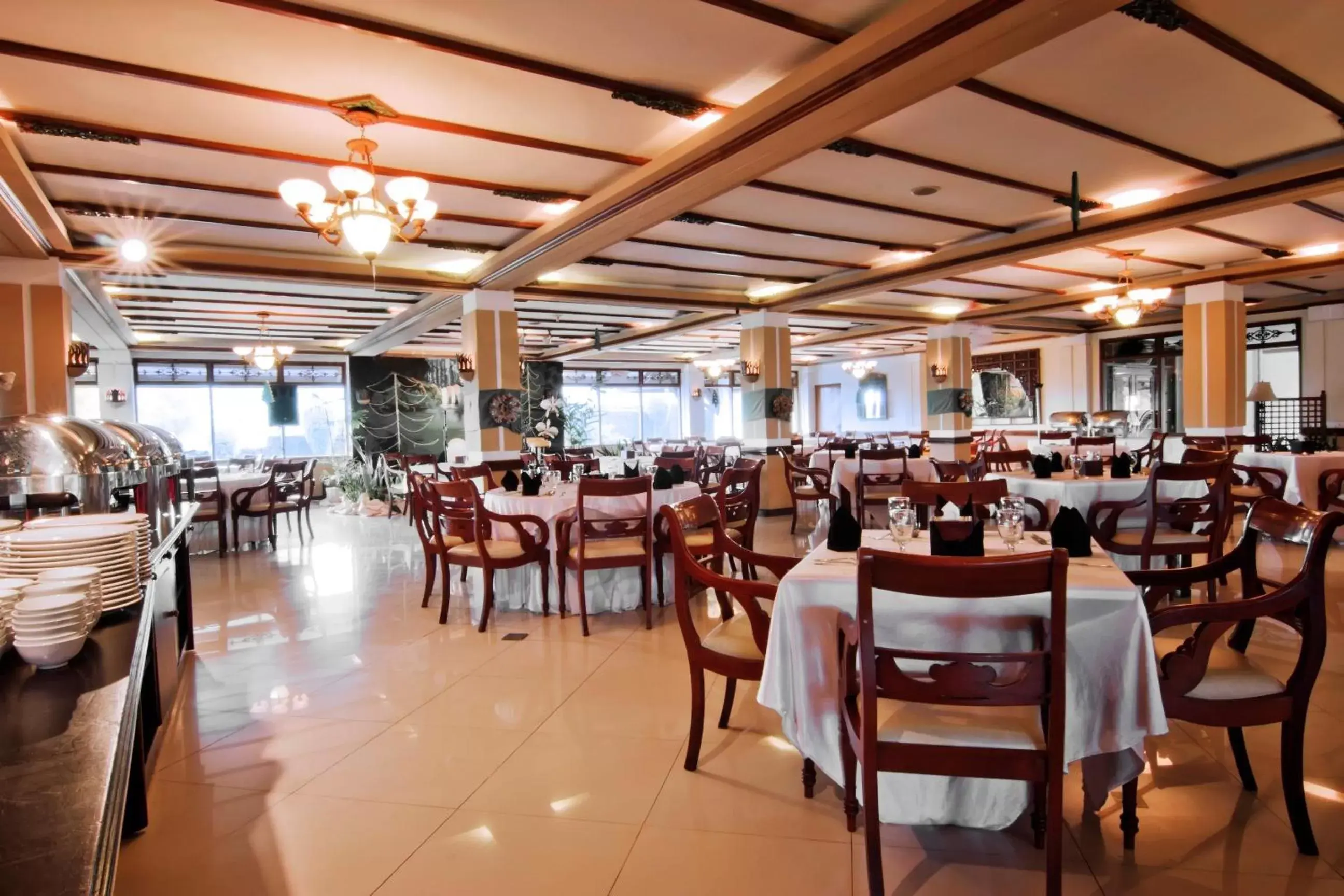 Restaurant/Places to Eat in Royal Orchids Garden Hotel & Condominium