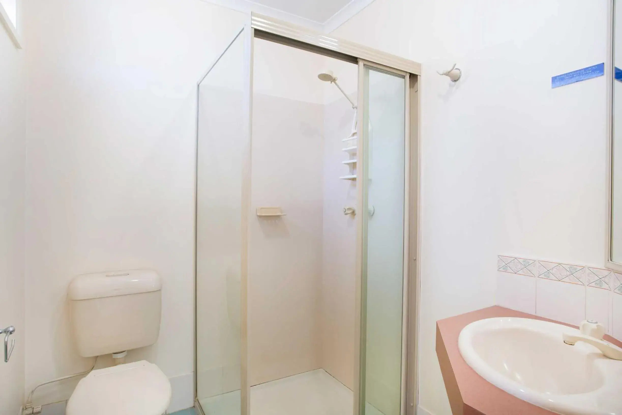Bathroom in Discovery Parks - Kalgoorlie Goldfields