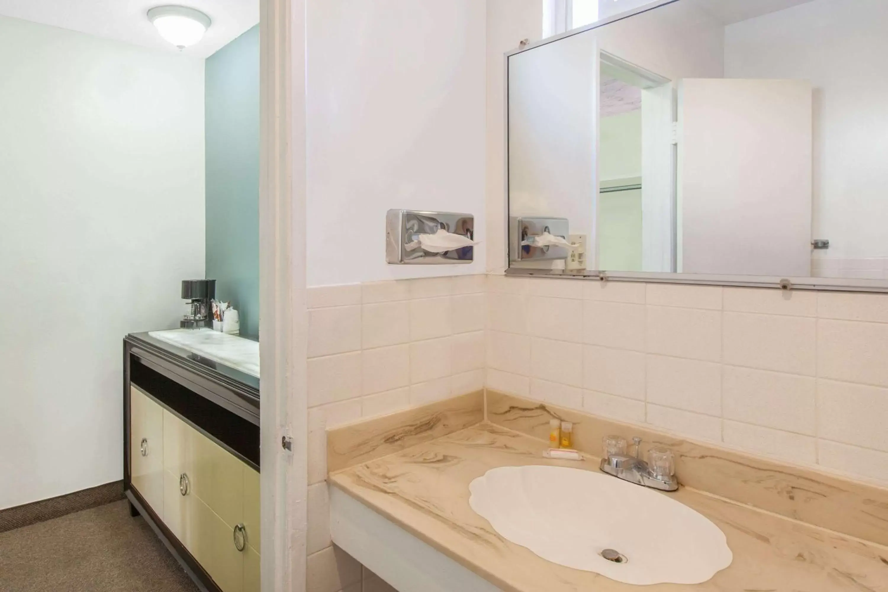 Bathroom in Days Inn by Wyndham Camarillo - Ventura