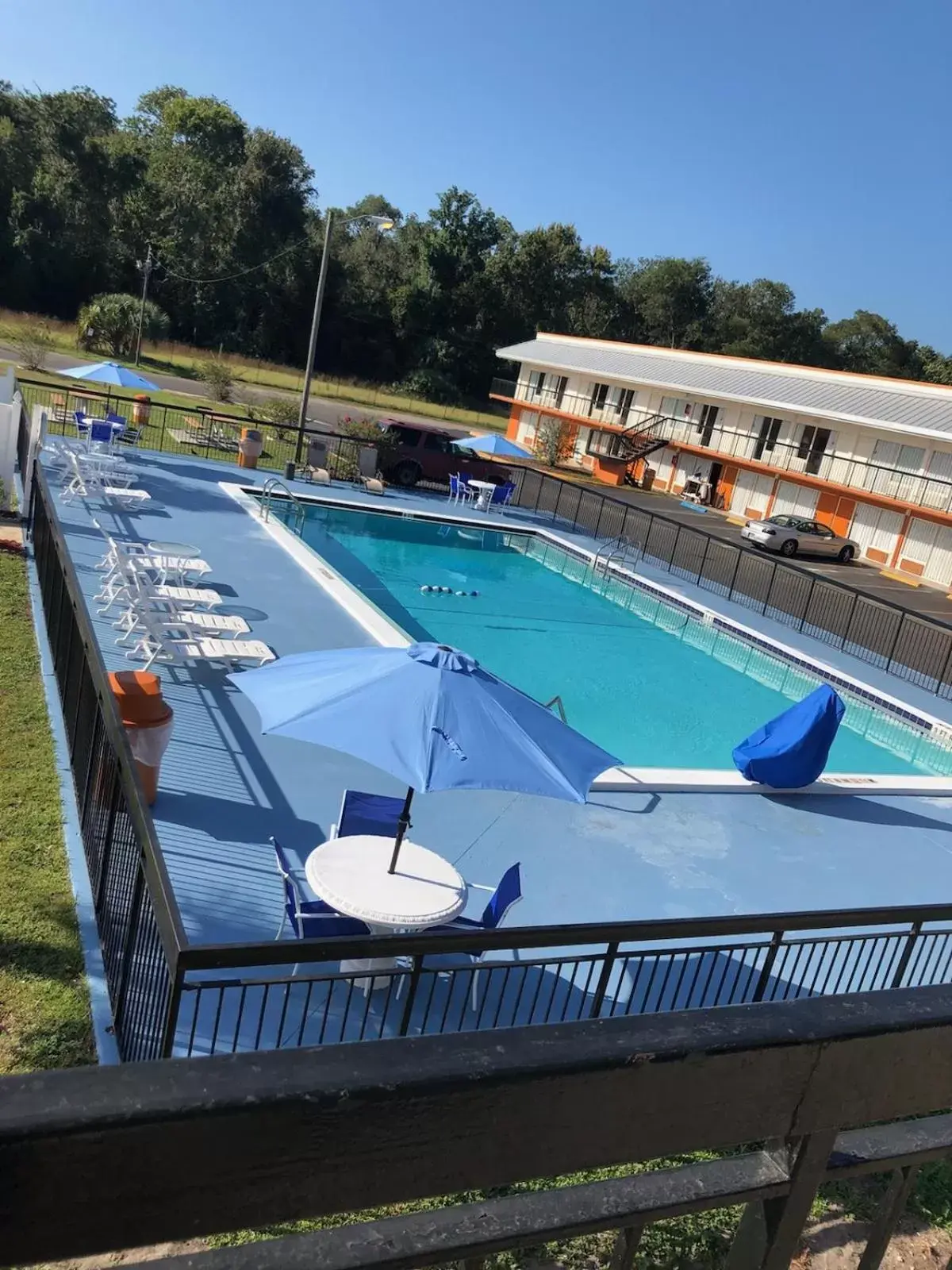 Pool view in Days Inn by Wyndham Wildwood I-75 Pool view in Days Inn by Wyndham Wildwood I-75