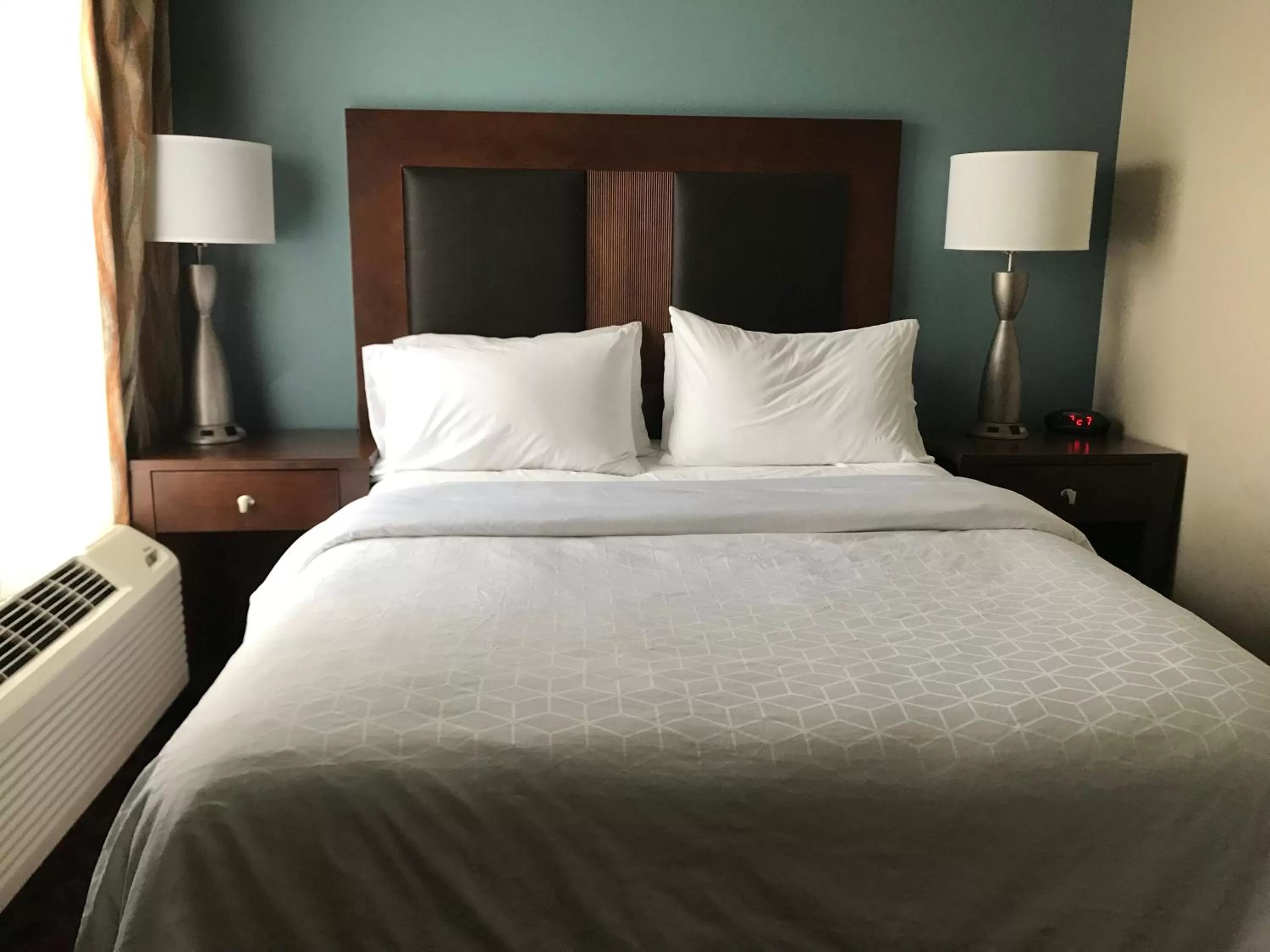 Holiday Inn Express and Suites St. Cloud by IHG