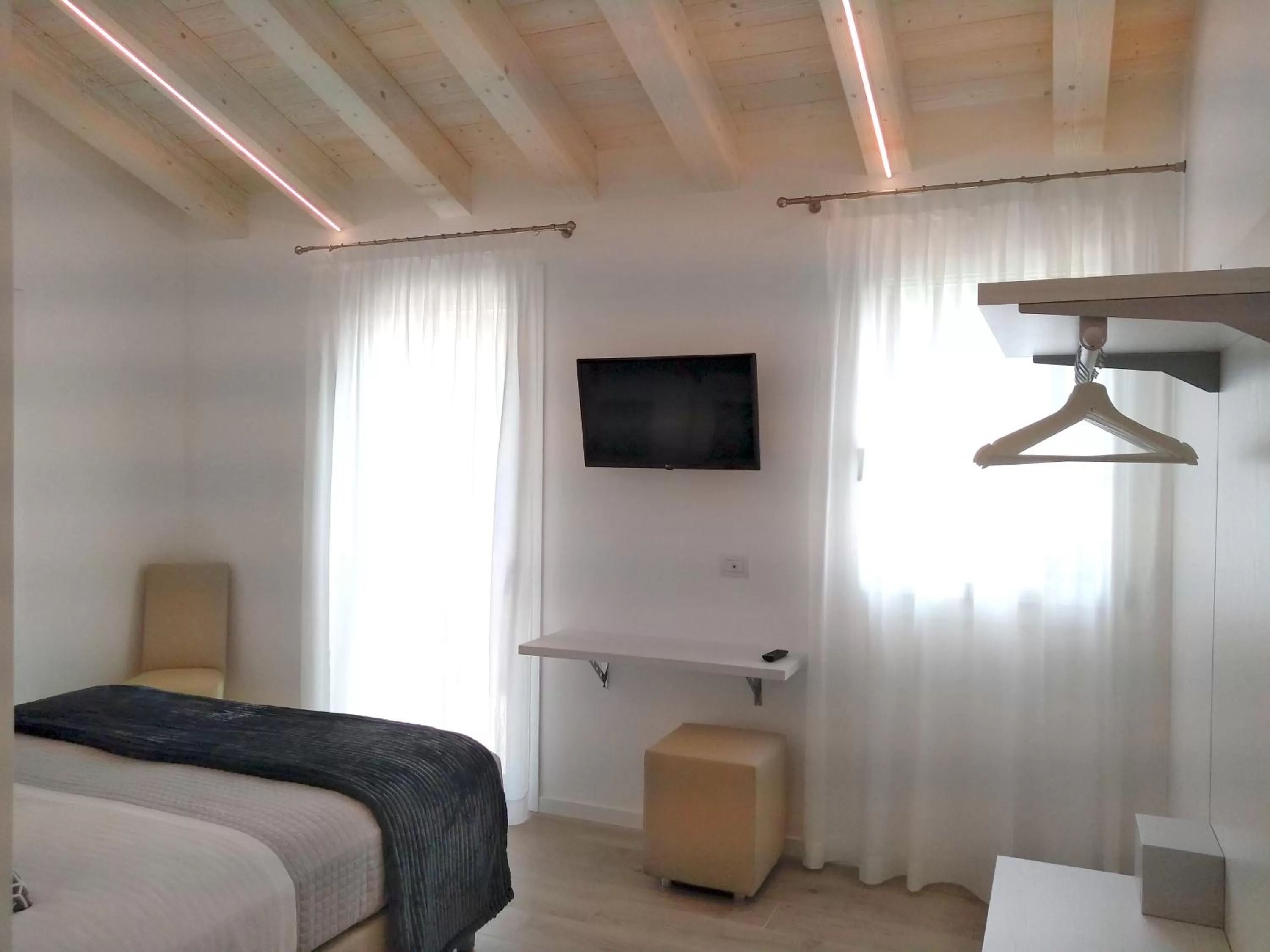 TV and multimedia, Bed in Le Mandragole B&B