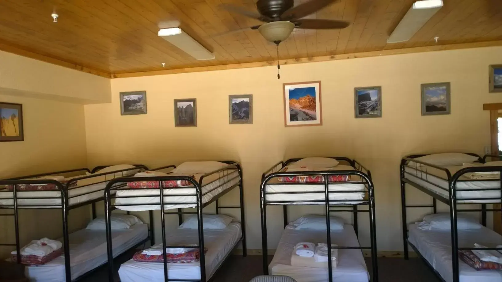 bunk bed in Whitney Portal Hotel And Hostel