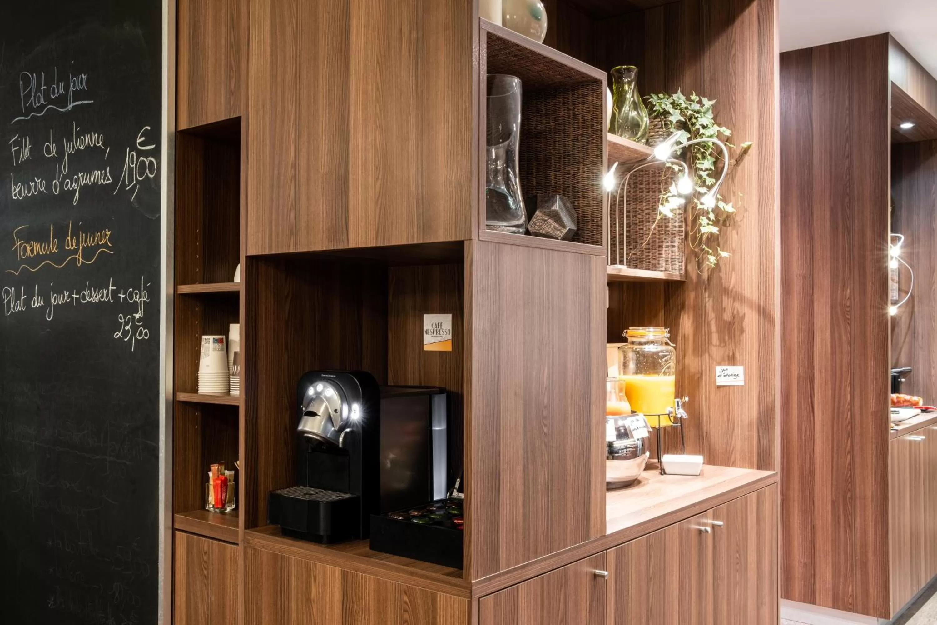 Buffet breakfast in Mercure Grenoble Meylan