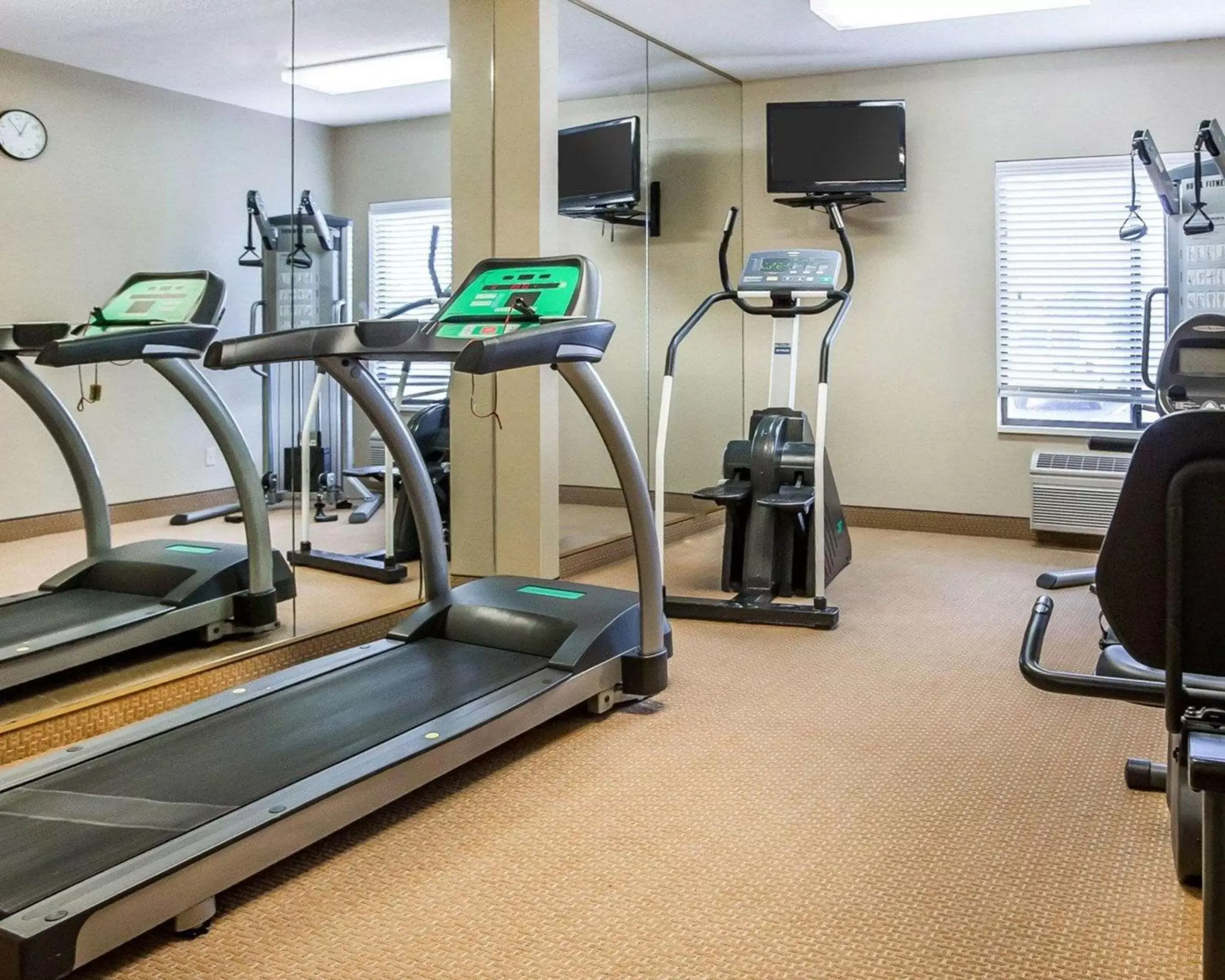 Fitness centre/facilities, Fitness Center/Facilities in Comfort Inn & Suites near Tinley Park Amphitheater