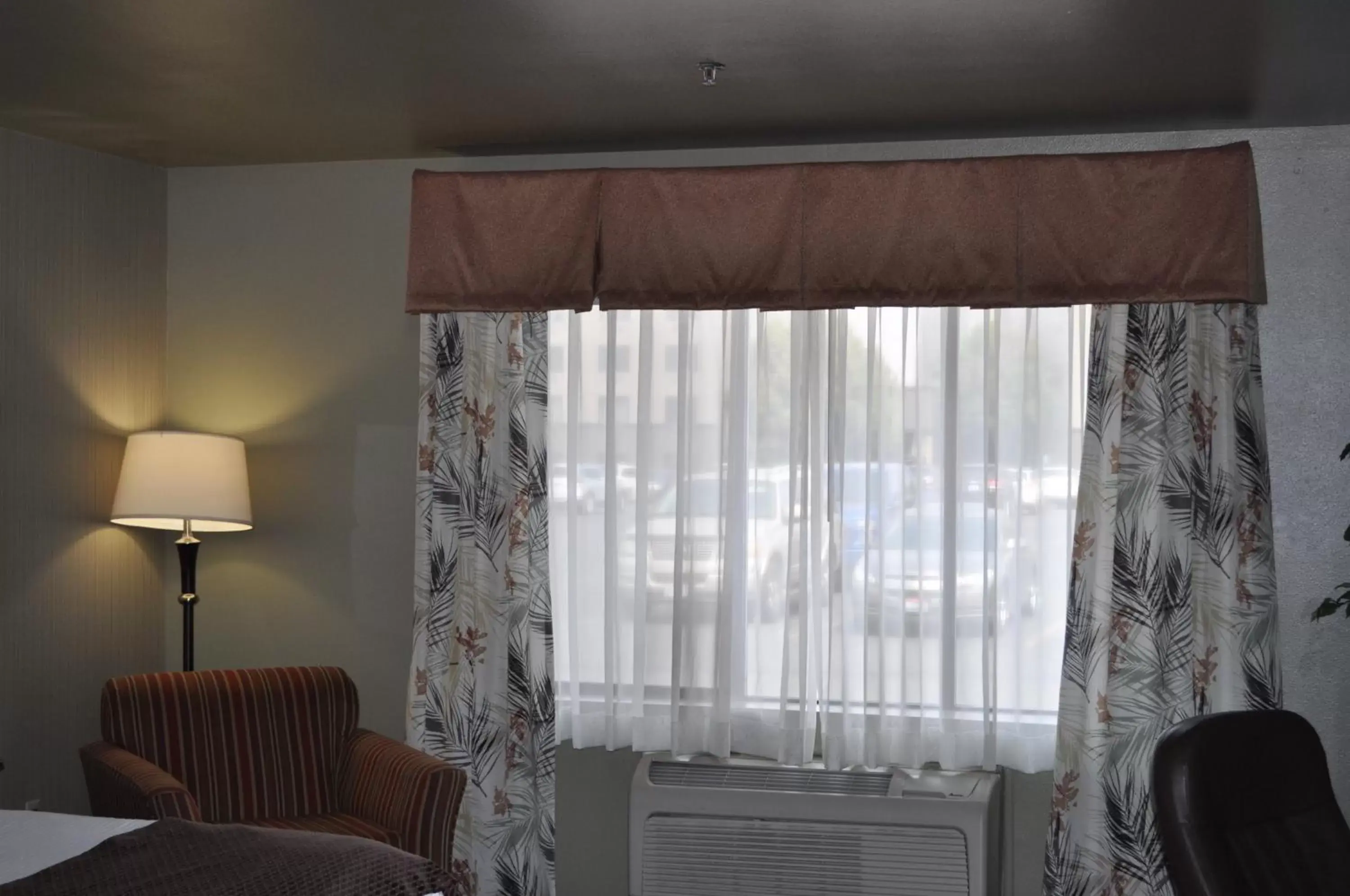 Seating Area in Seaport Inn & Suites