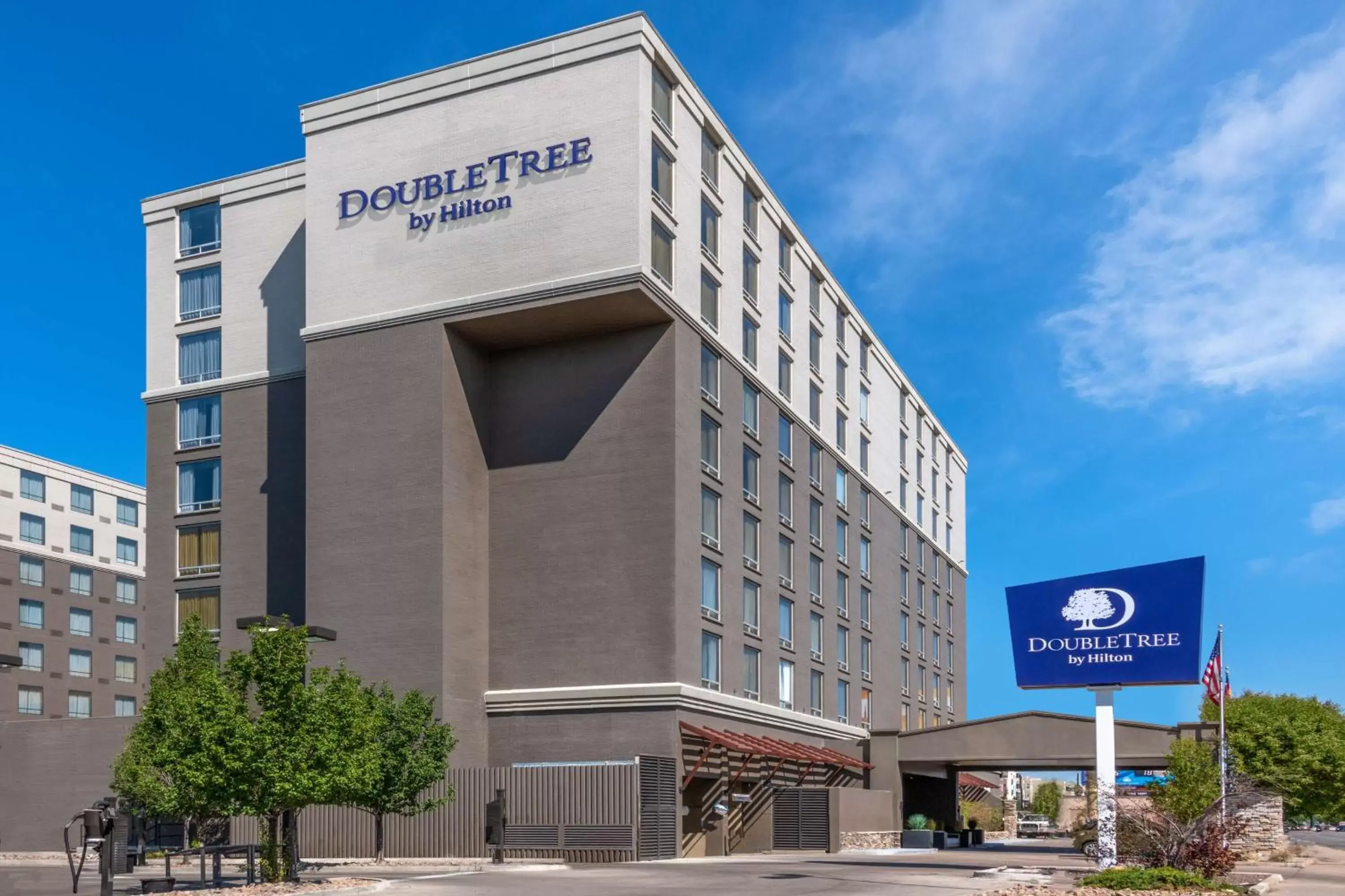 Property Building in DoubleTree by Hilton Denver Cherry Creek, CO