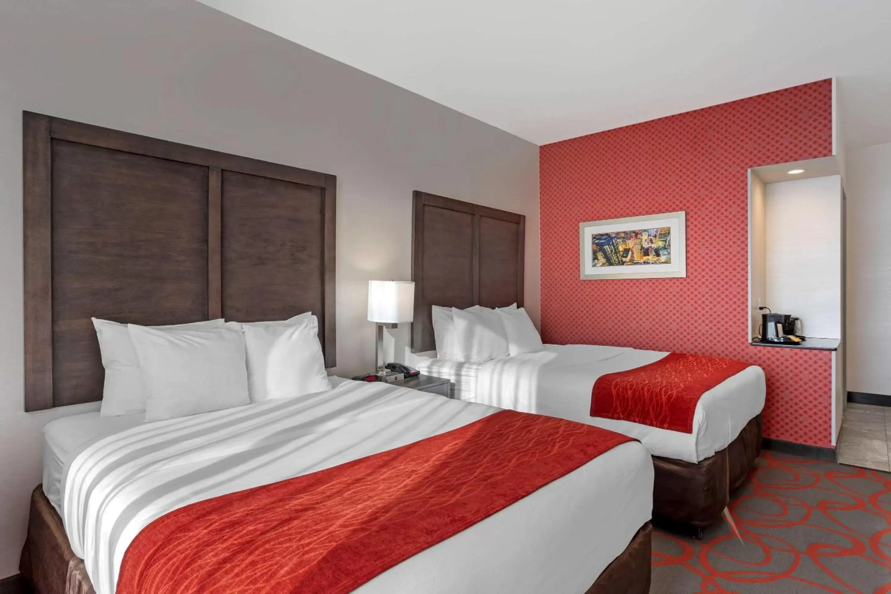 Photo of the whole room, Bed in Comfort Inn & Suites near Stadium