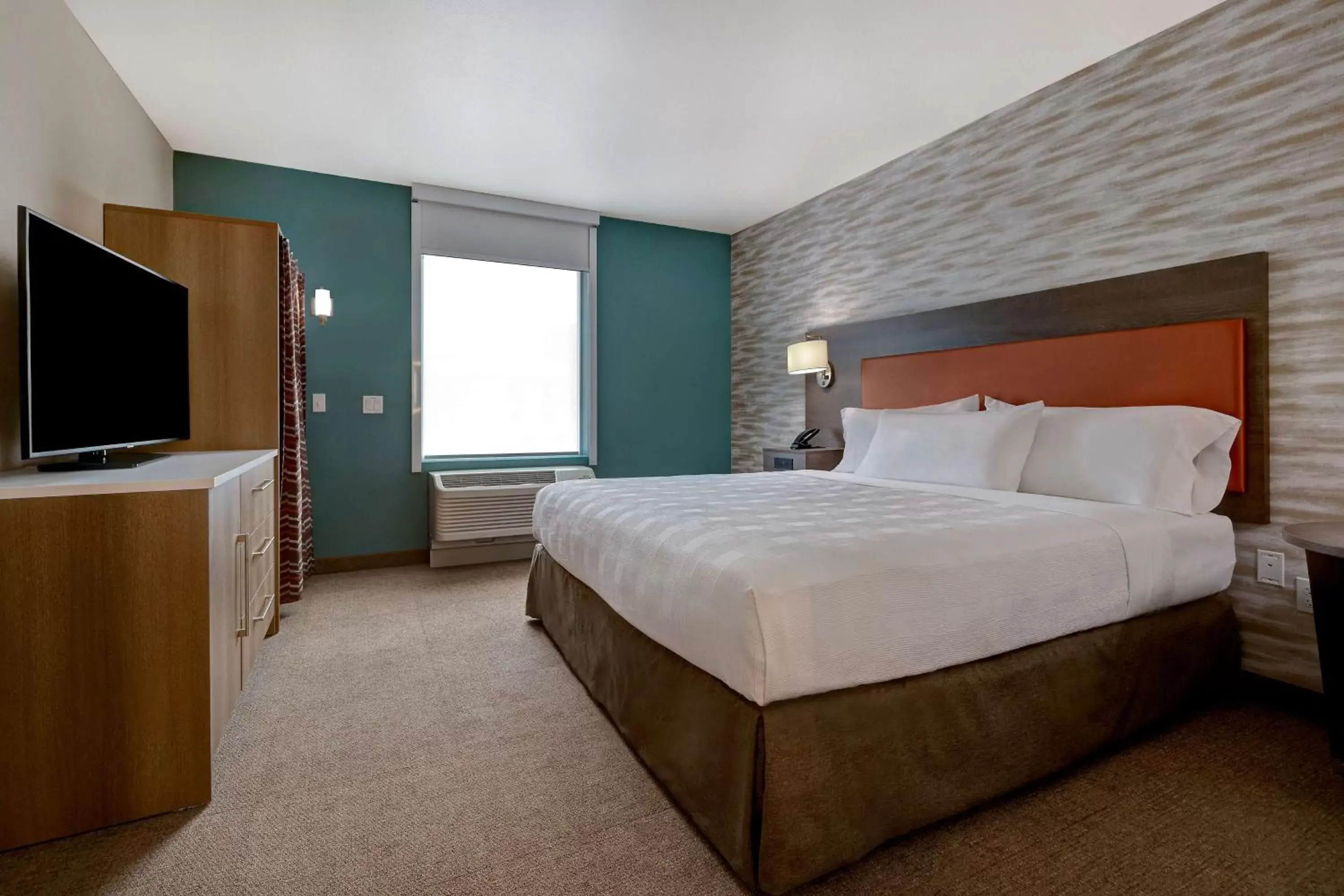 Bedroom, Bed in Home2 Suites By Hilton Barstow, Ca