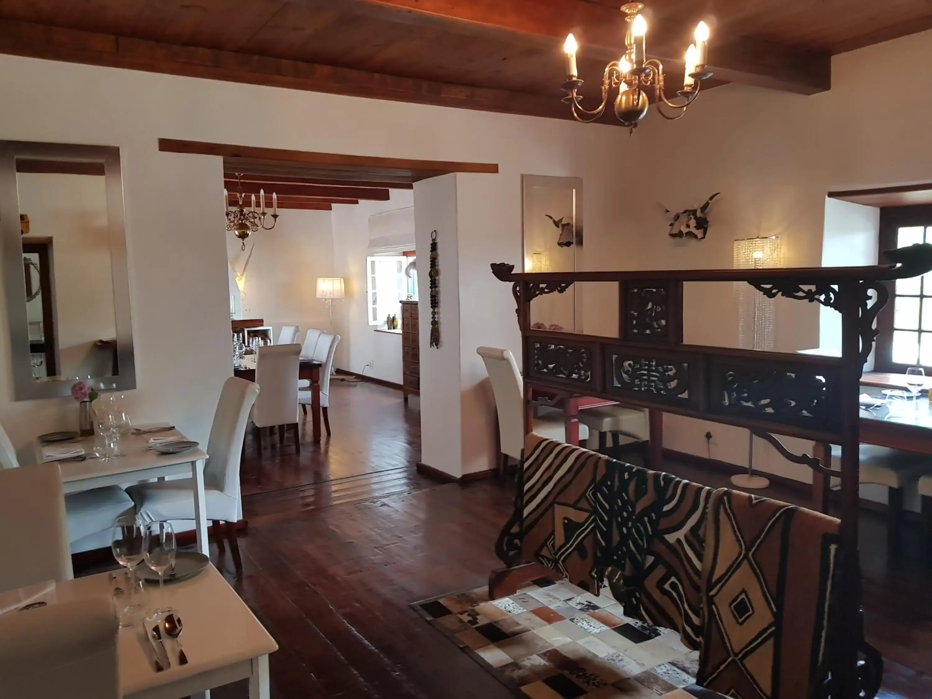 Restaurant/Places to Eat in De Kloof Luxury Estate
