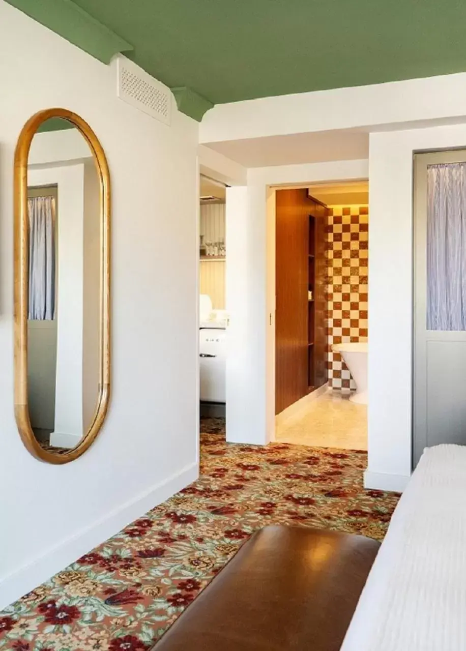 Bedroom, Bed in Palihouse West Hollywood at Beverly Hills Bedroom, Bed in Palihouse West Hollywood at Beverly Hills