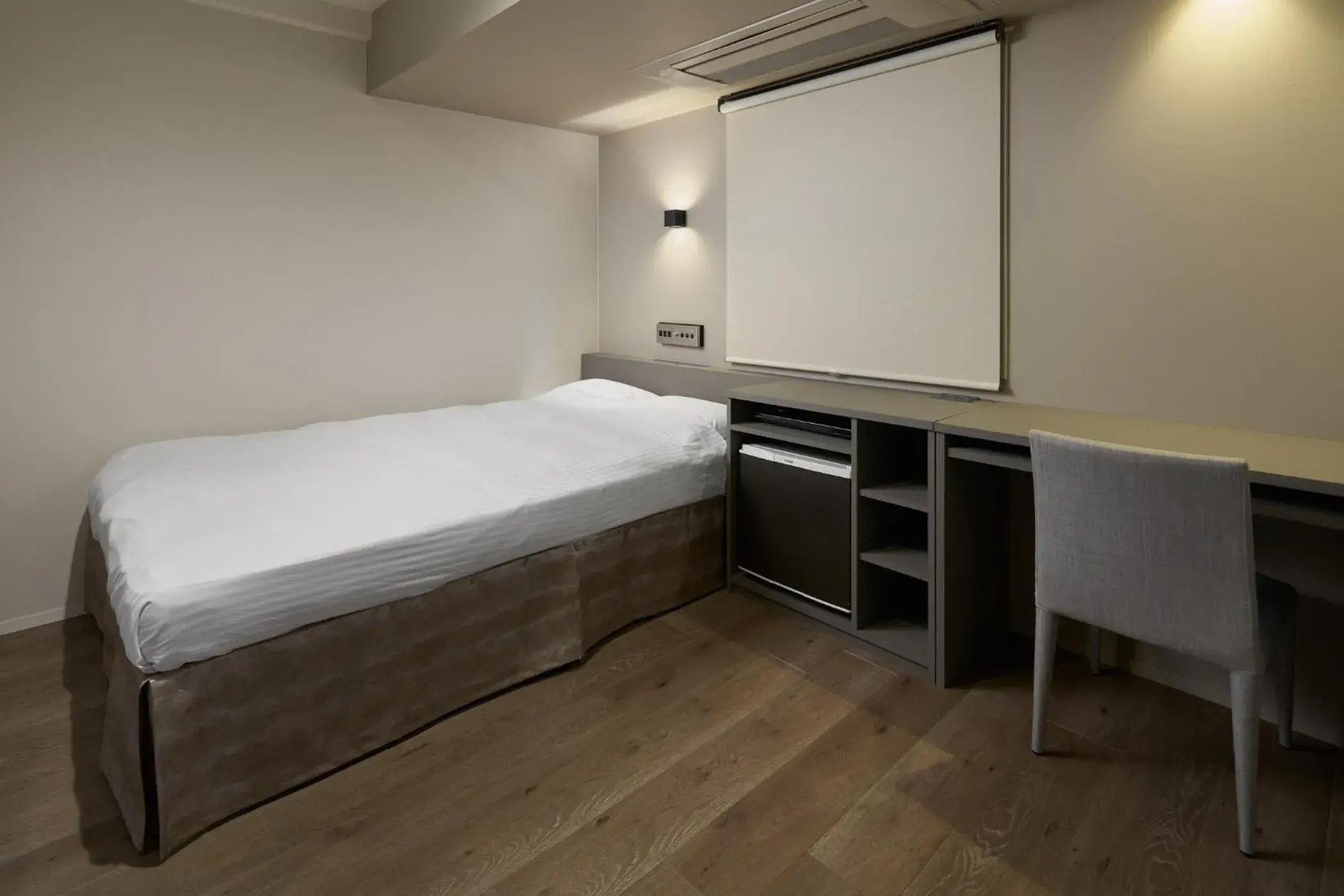 Photo of the whole room, Bed in Shinjuku City Hotel N.U.T.S Tokyo