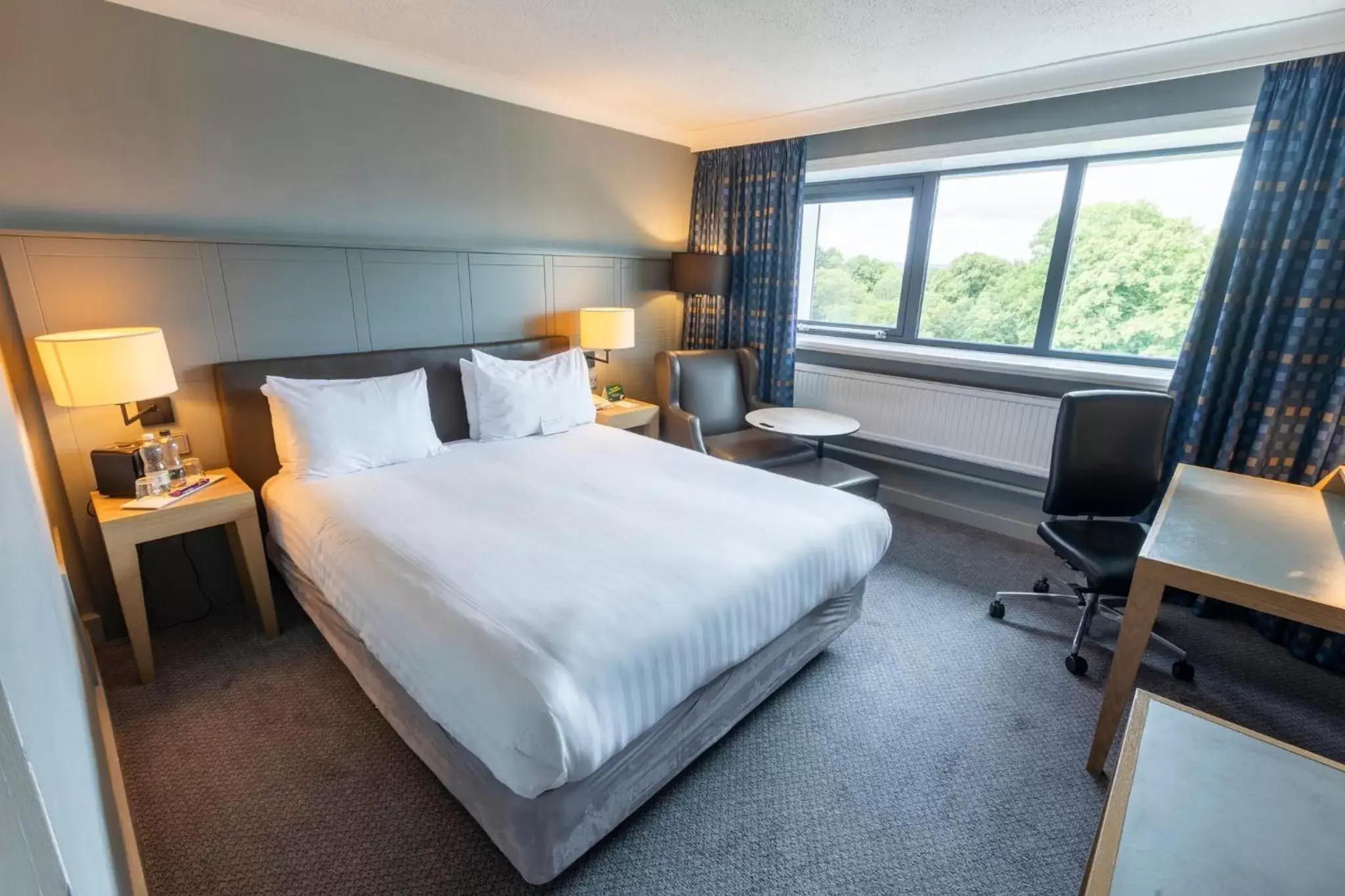 Photo of the whole room, Bed in Holiday Inn Cardiff City, an IHG Hotel