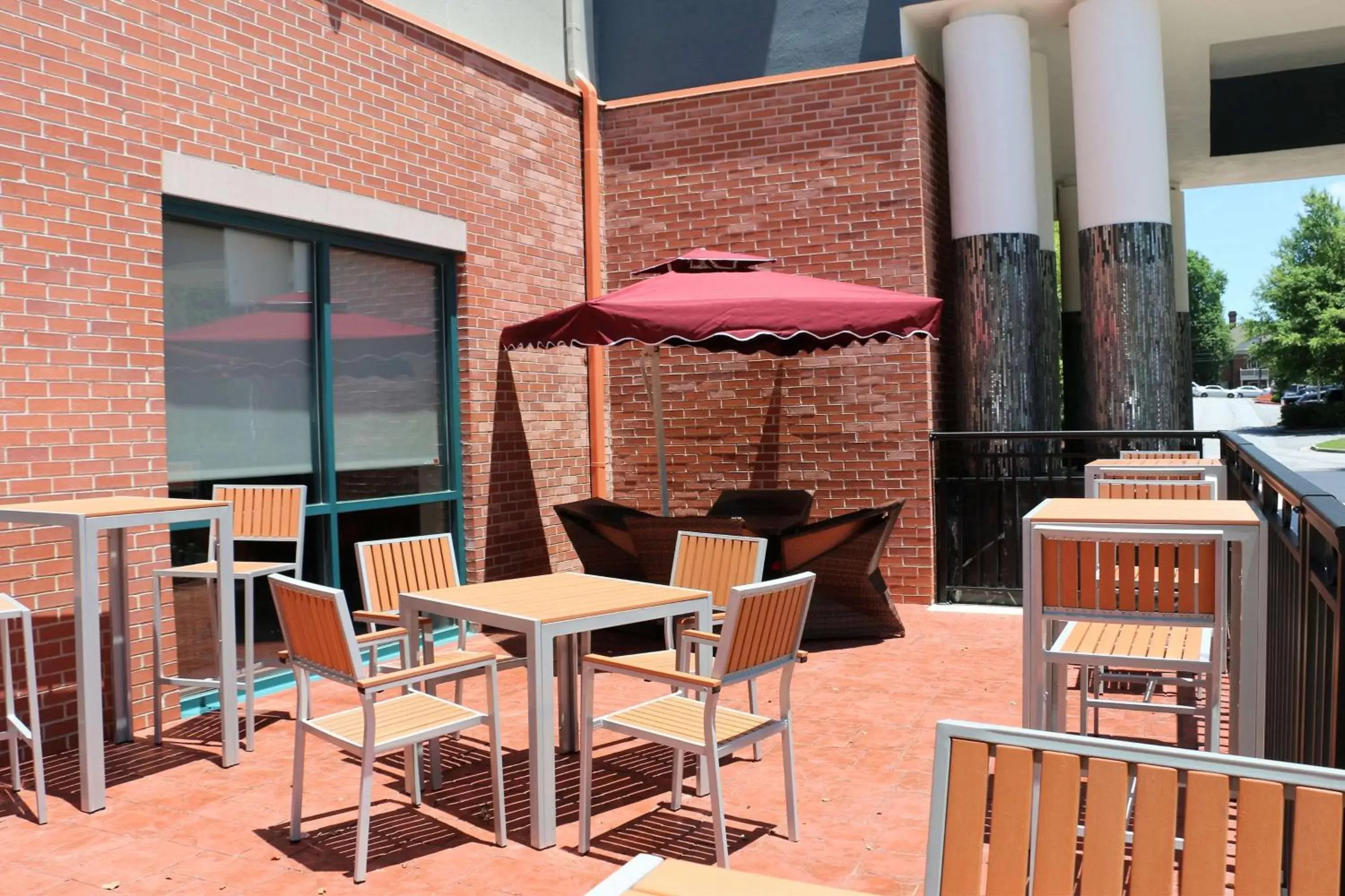 Property building in Best Western Plus Roswell/Alpharetta Property building in Best Western Plus Roswell/Alpharetta