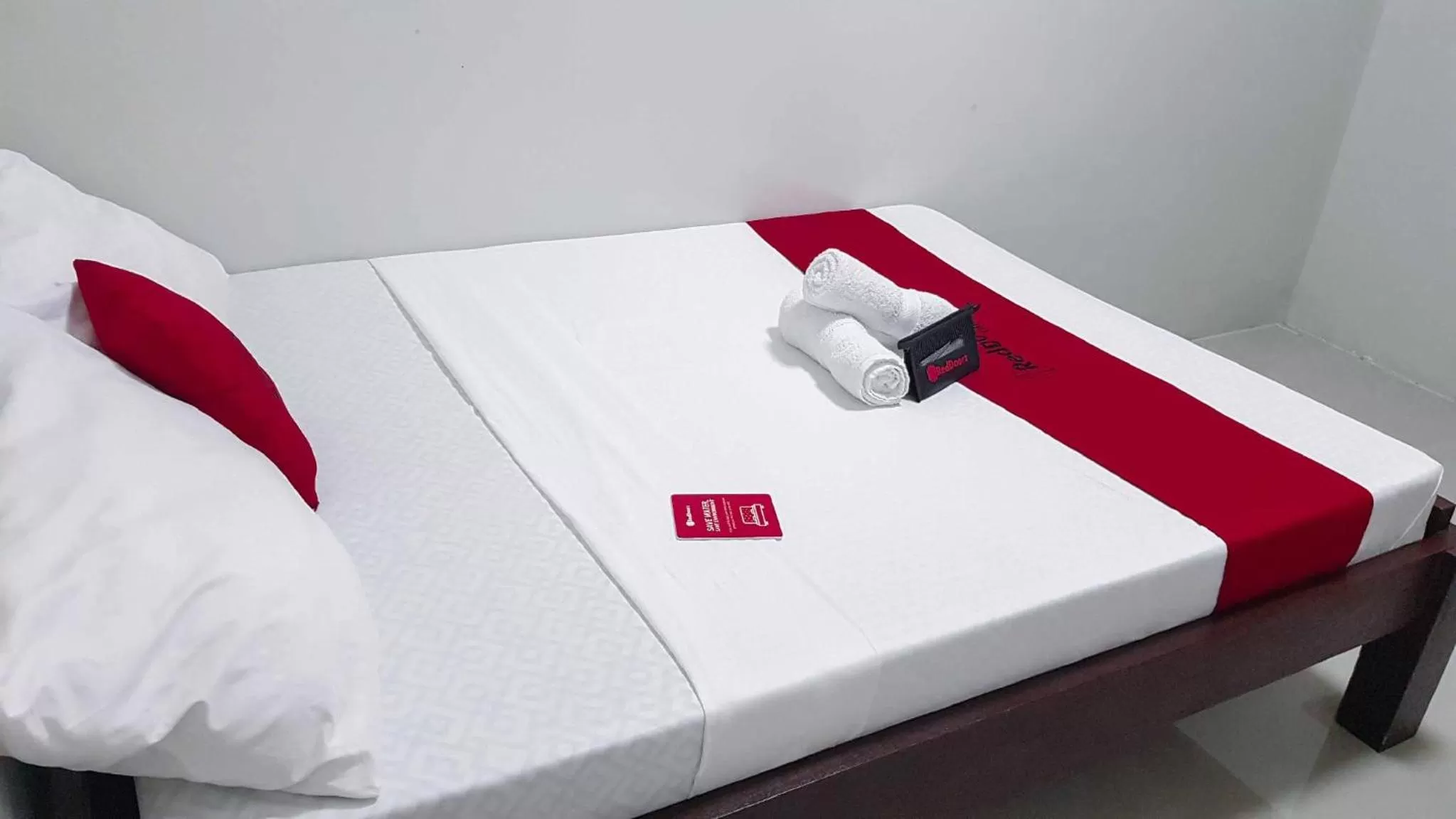 Bed in RedDoorz @ VP Inting Street