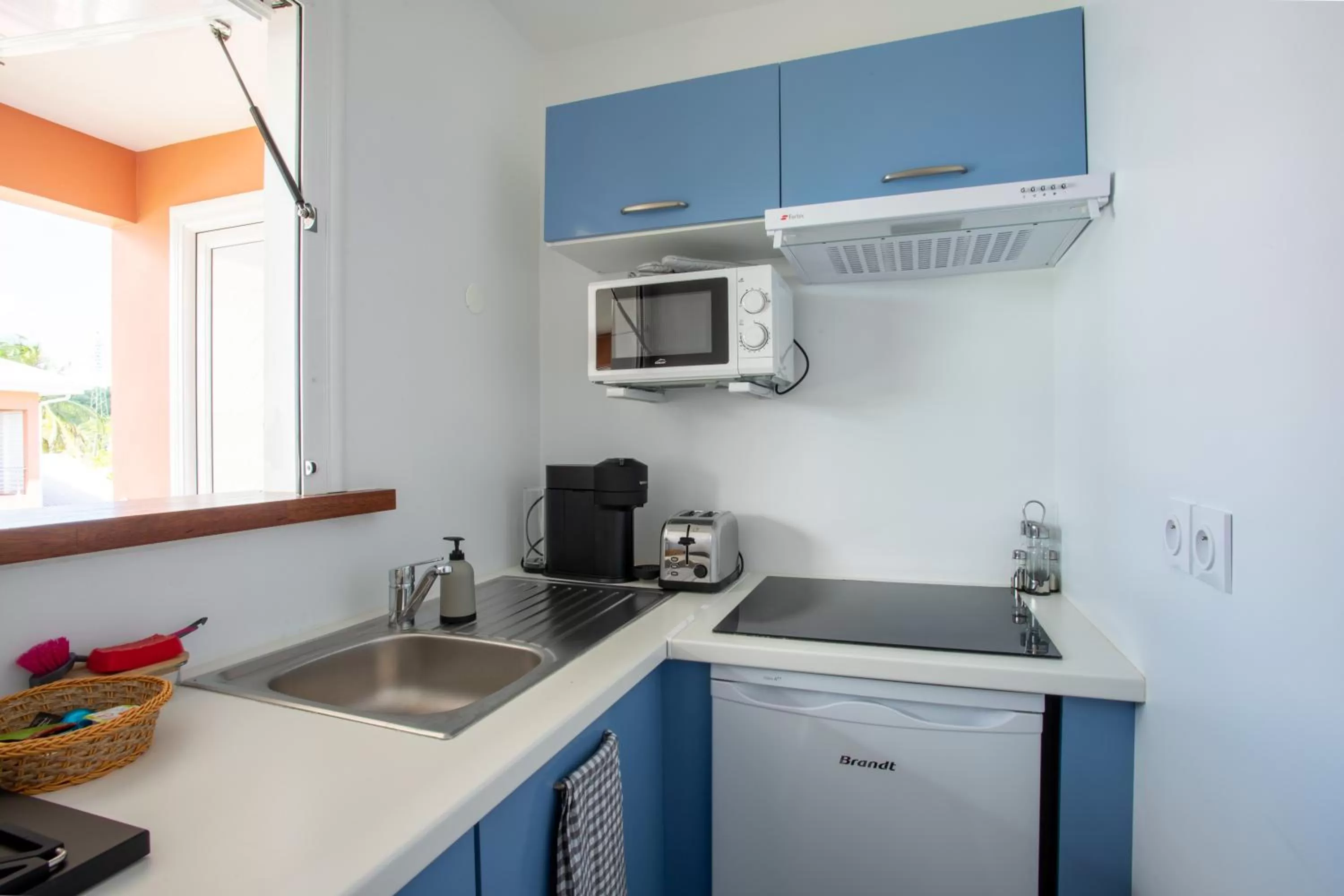 Coffee/tea facilities in Hôtel Guadeloupe Palm Suites