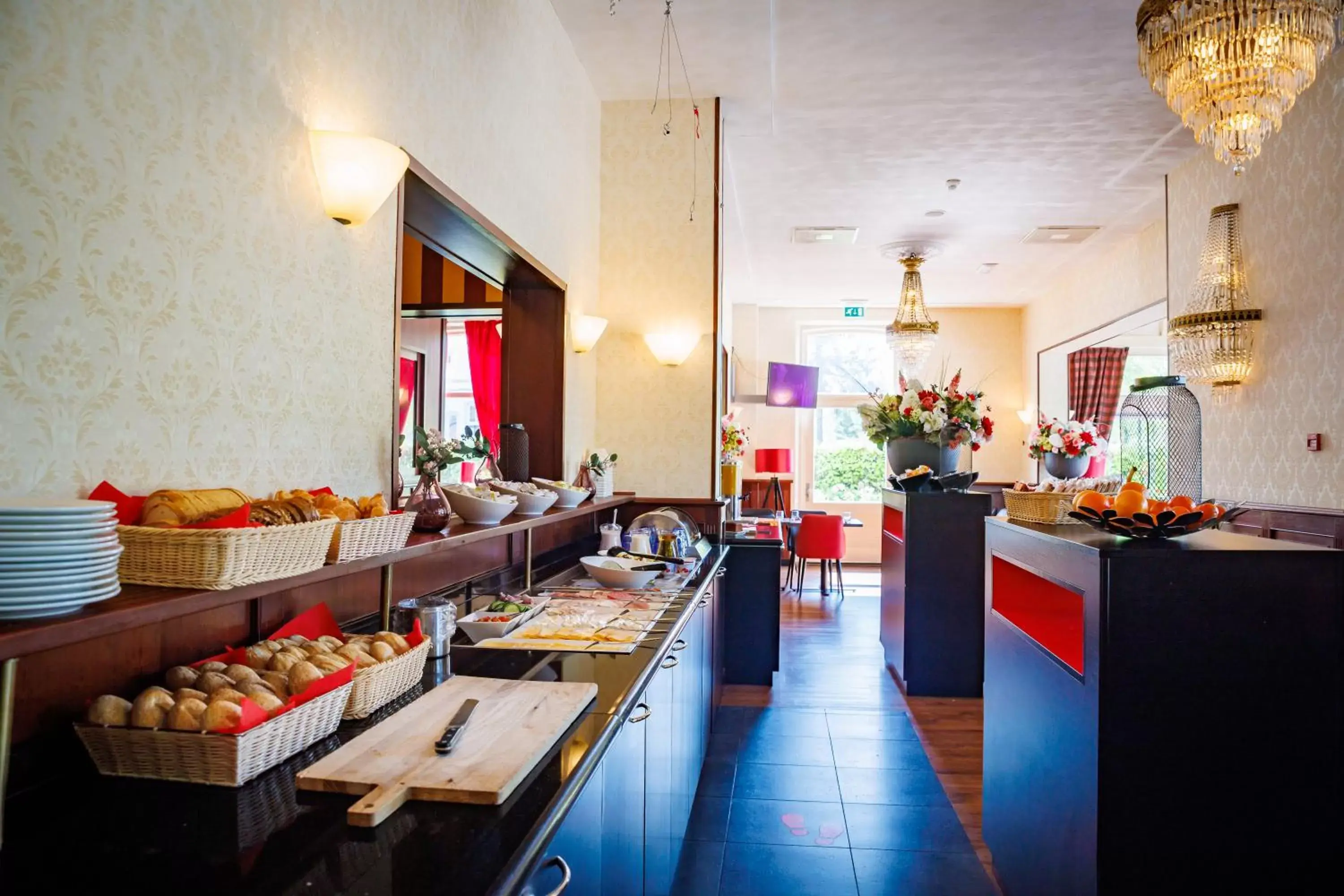 Buffet breakfast, Restaurant/Places to Eat in Bastion Hotel Apeldoorn Het Loo