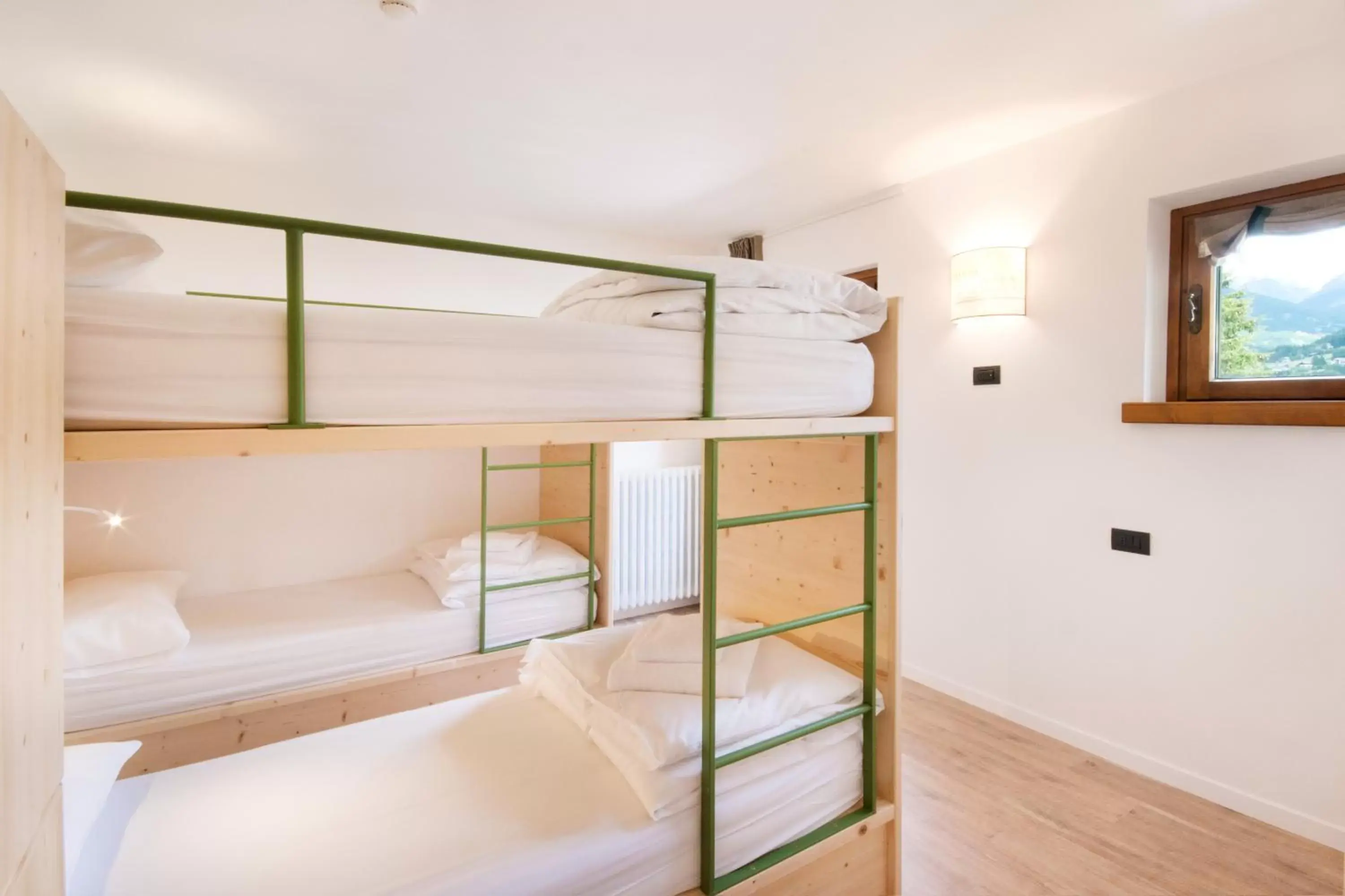 Bedroom, Bunk Bed in Ostello Alpino