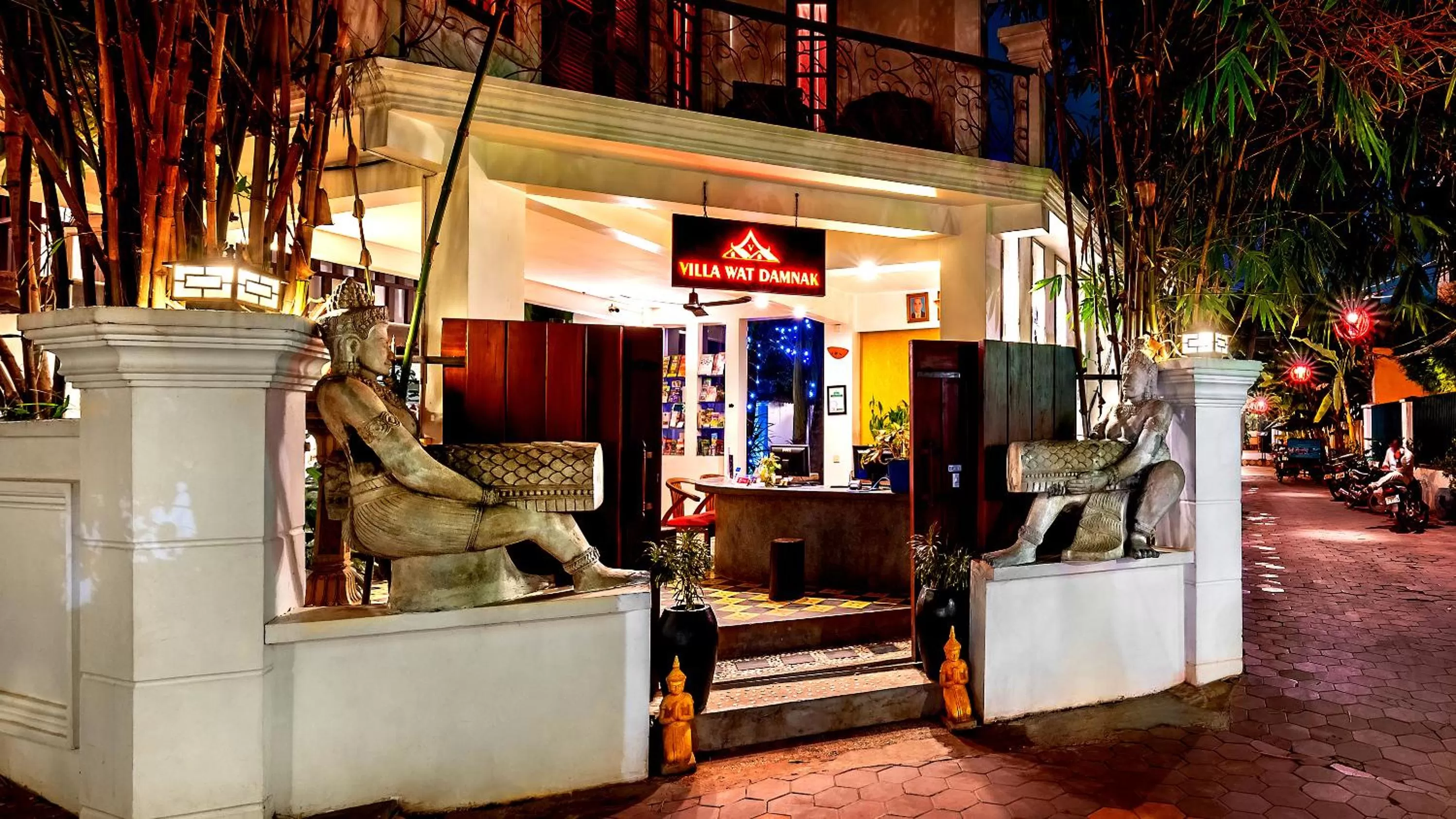 Patio in Villa Wat Damnak