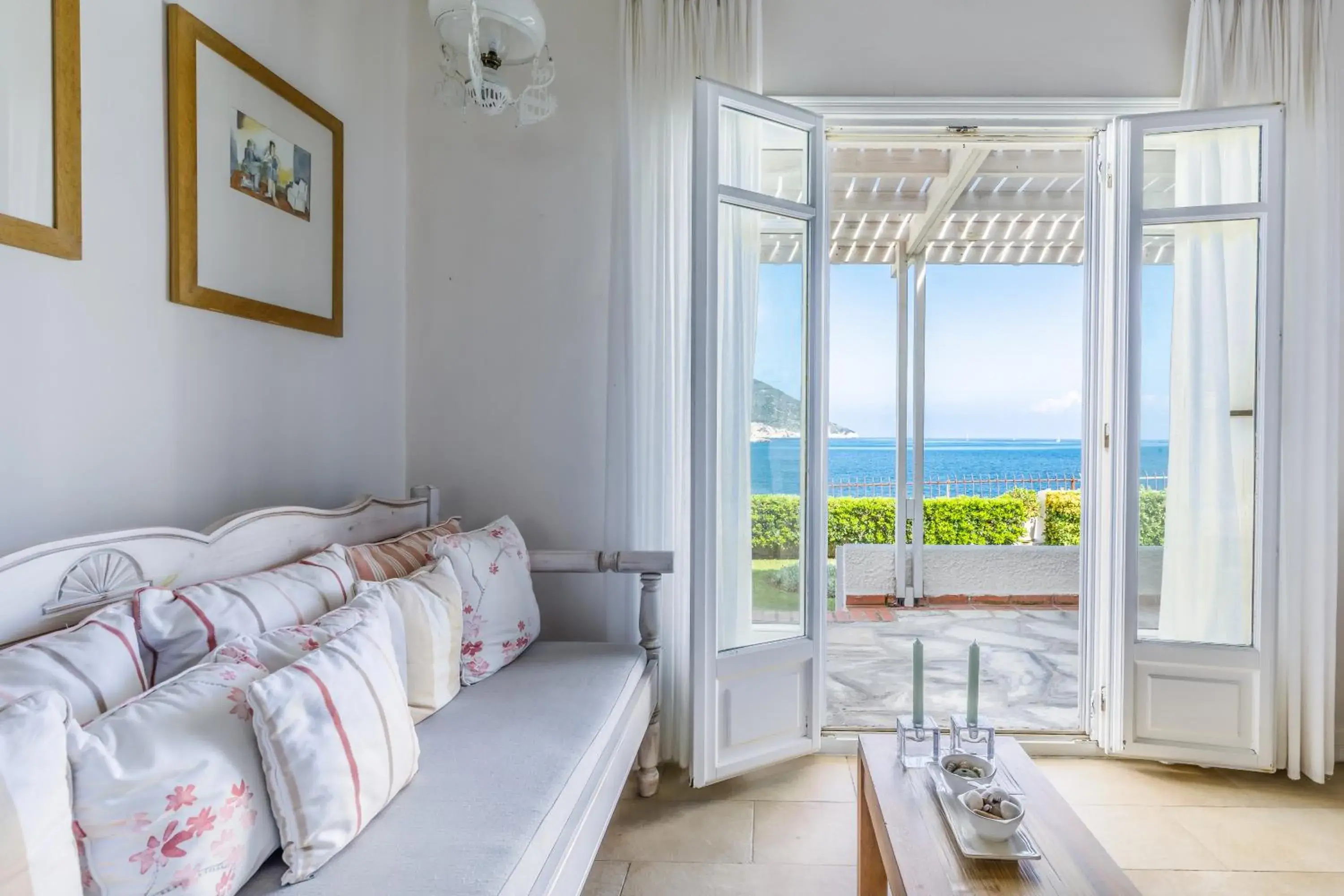Living room, Sea View in Skopelos Village Hotel