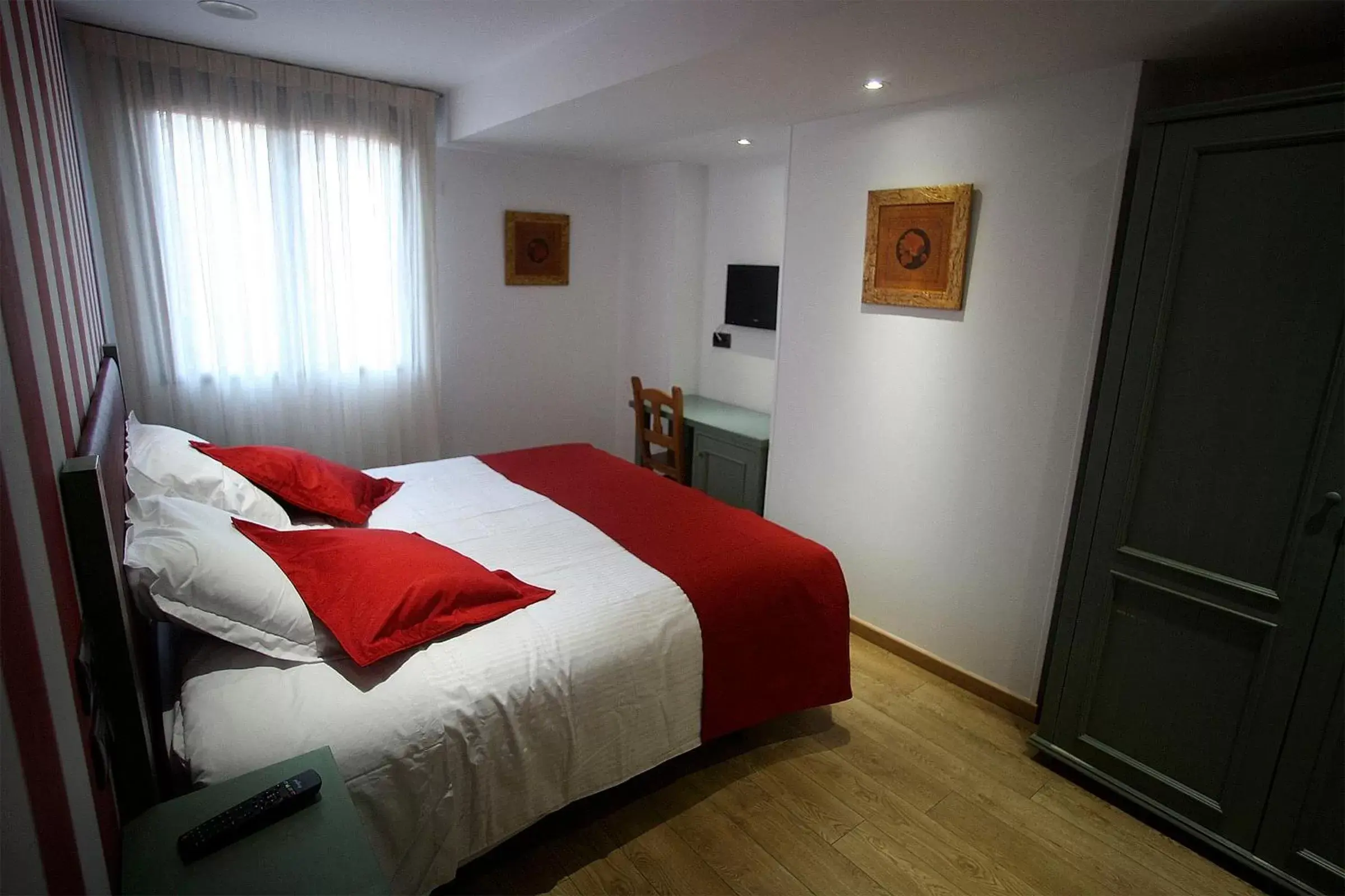 Photo of the whole room, Bed in Boutique Hotel Castilla