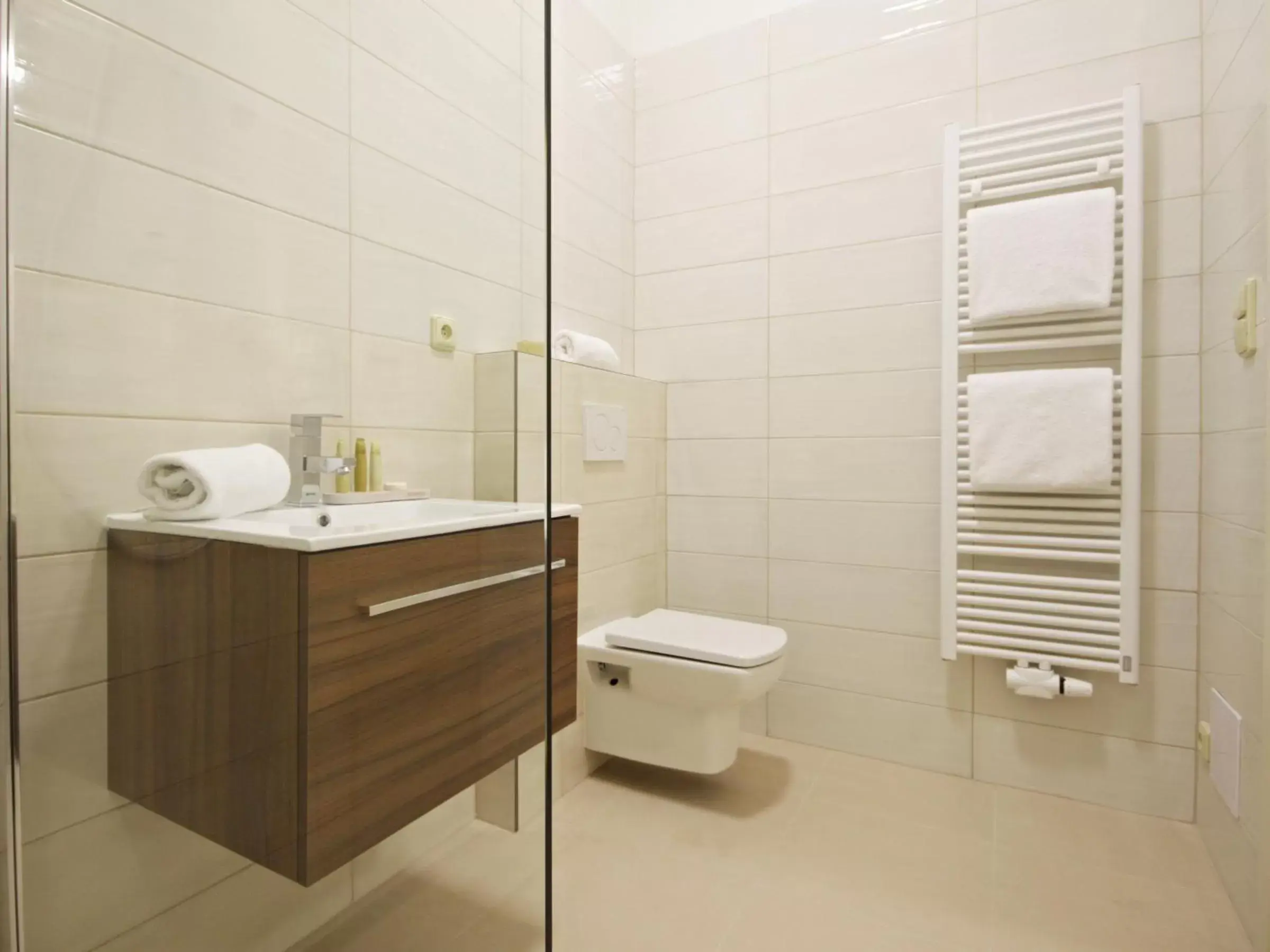 Bathroom in Alveo Suites