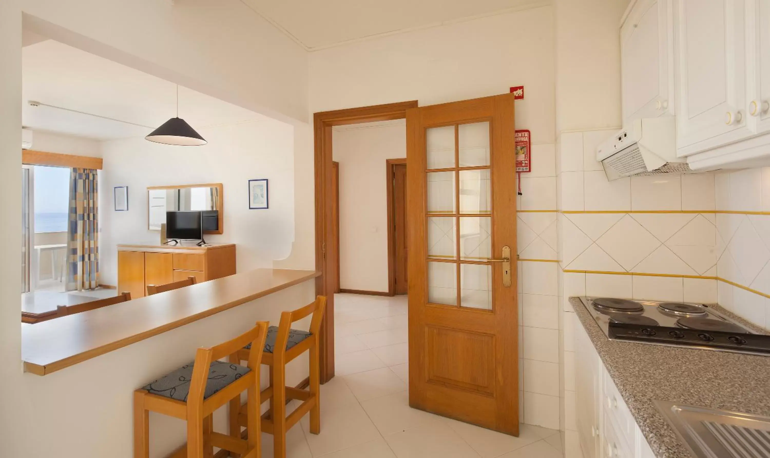 Kitchen or kitchenette, Kitchen/Kitchenette in TURIM Algarve Mor Apartamentos Turísticos