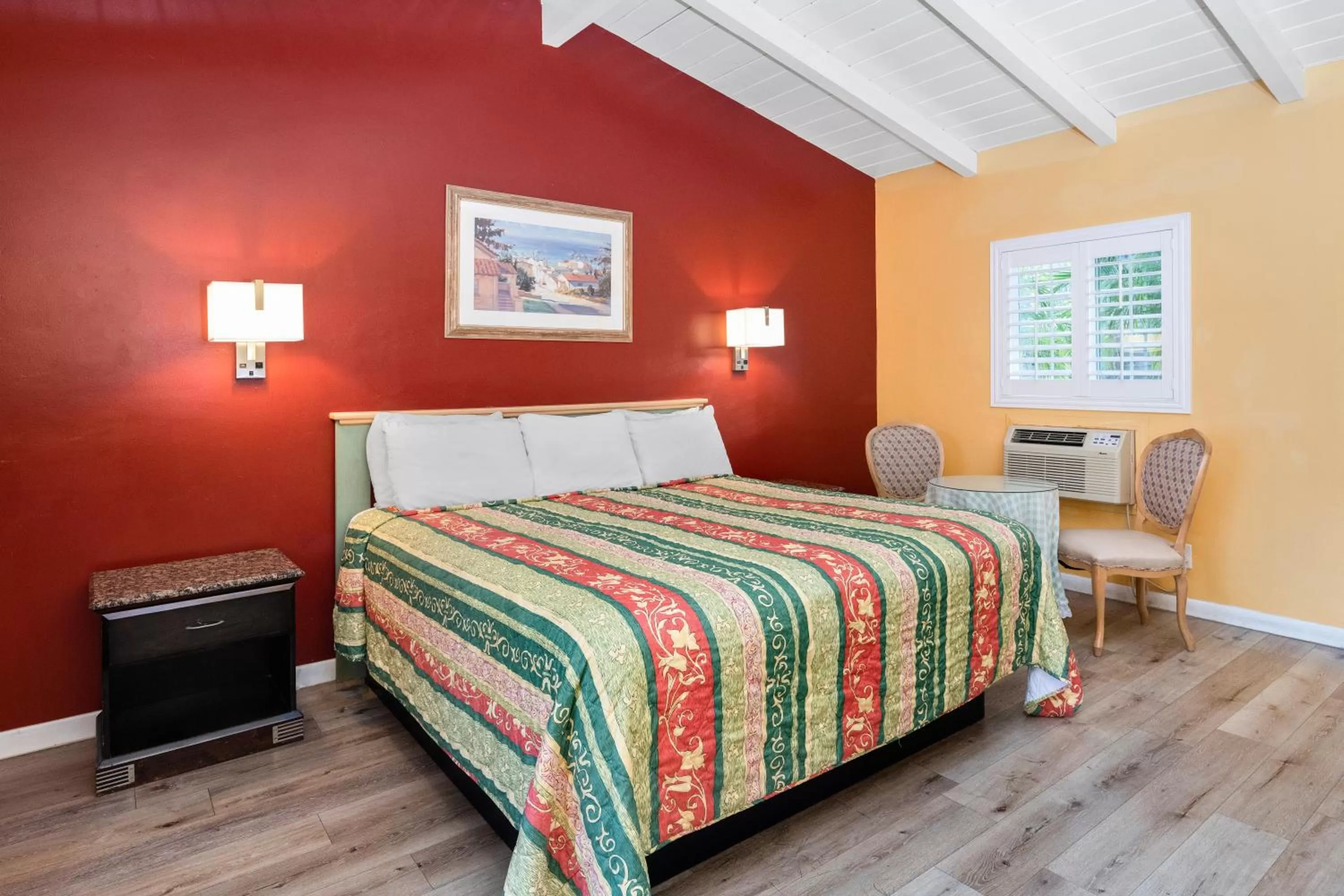 Standard King Room in Fallbrook Country Inn