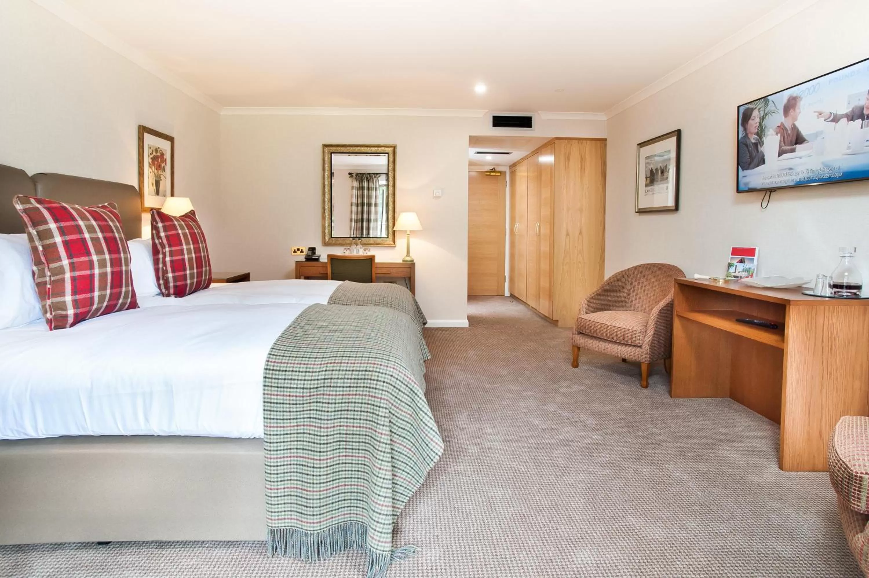 Bed in Parkway Hotel & Spa