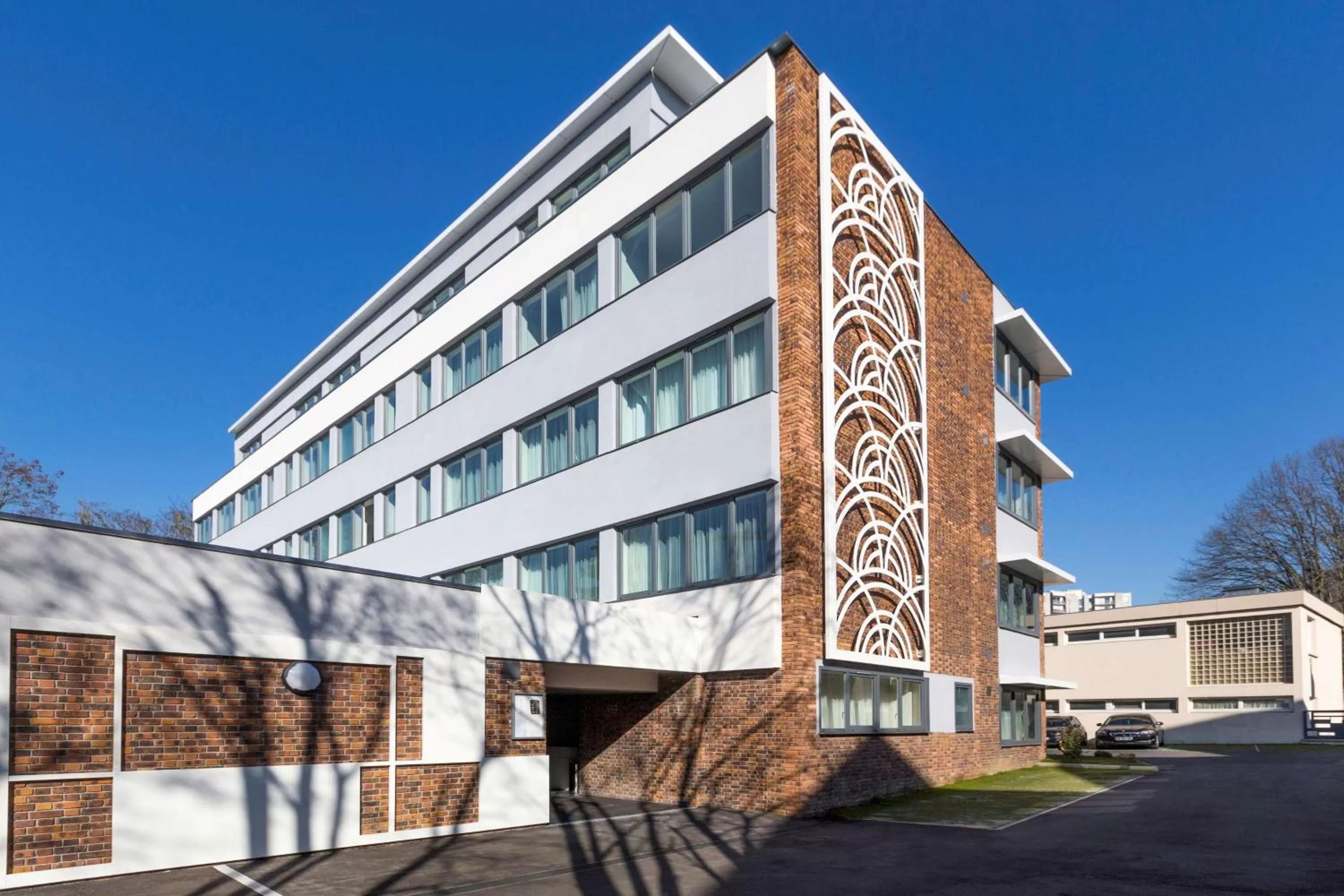 Property building in Best Western Hôtel Journel Paris Sud