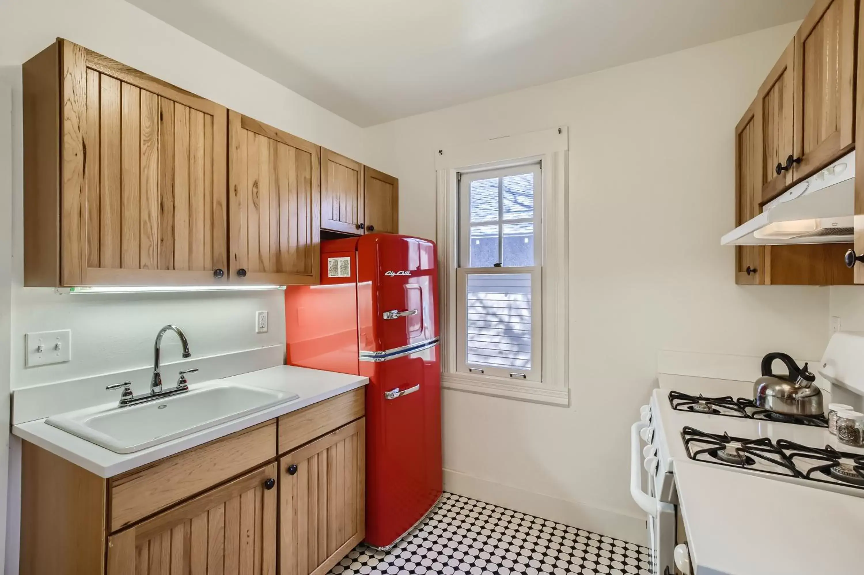 Kitchen/Kitchenette in Colorado Chautauqua Cottages