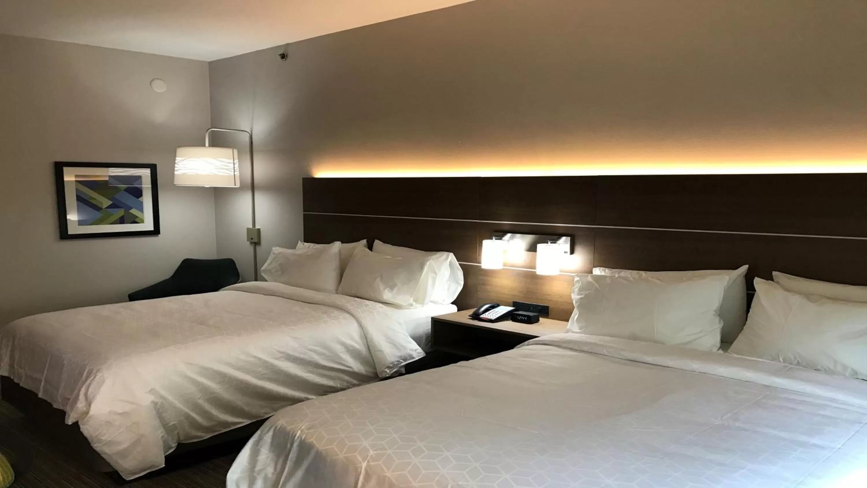 Photo of the whole room, Bed in Holiday Inn Express & Suites Arlington North – Stadium Area by IHG