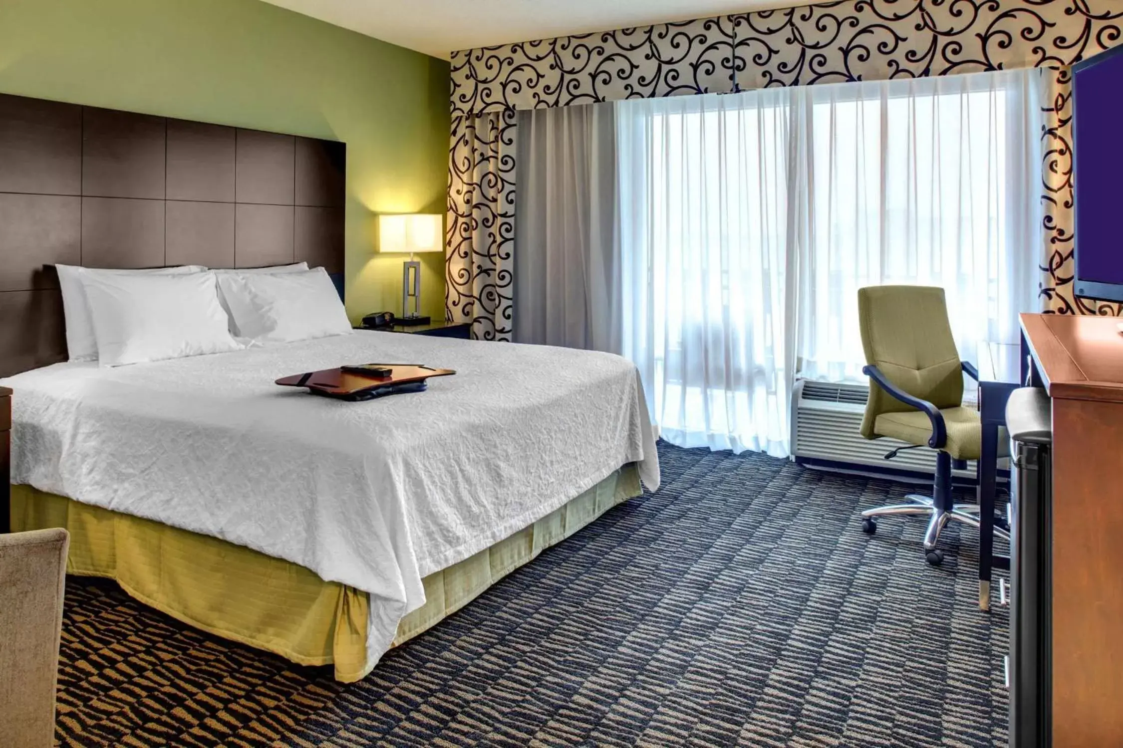 Bedroom, Bed in Hampton Inn & Suites Baton Rouge Downtown
