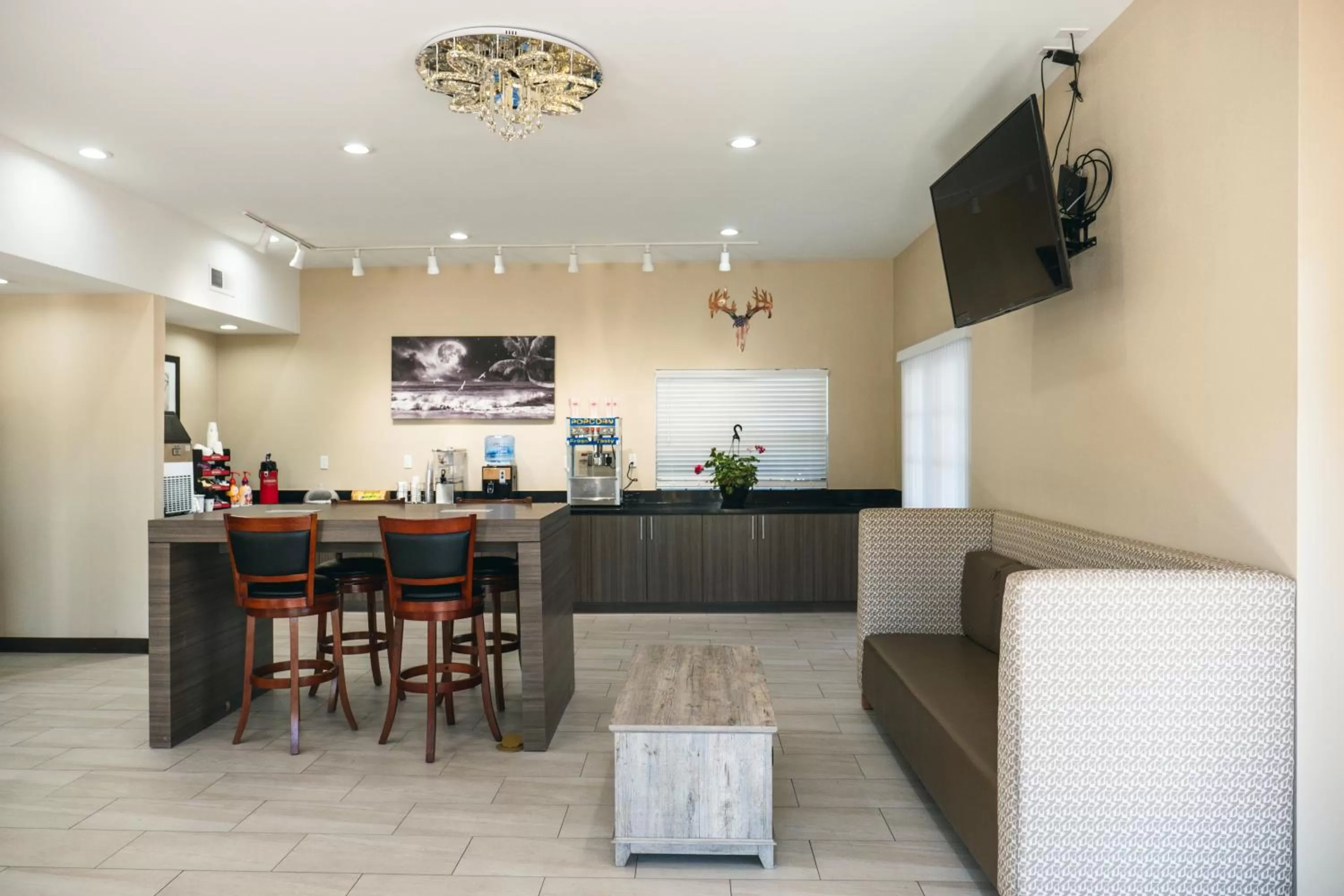 Restaurant/Places to Eat in BAYMONT BY WYNDHAM