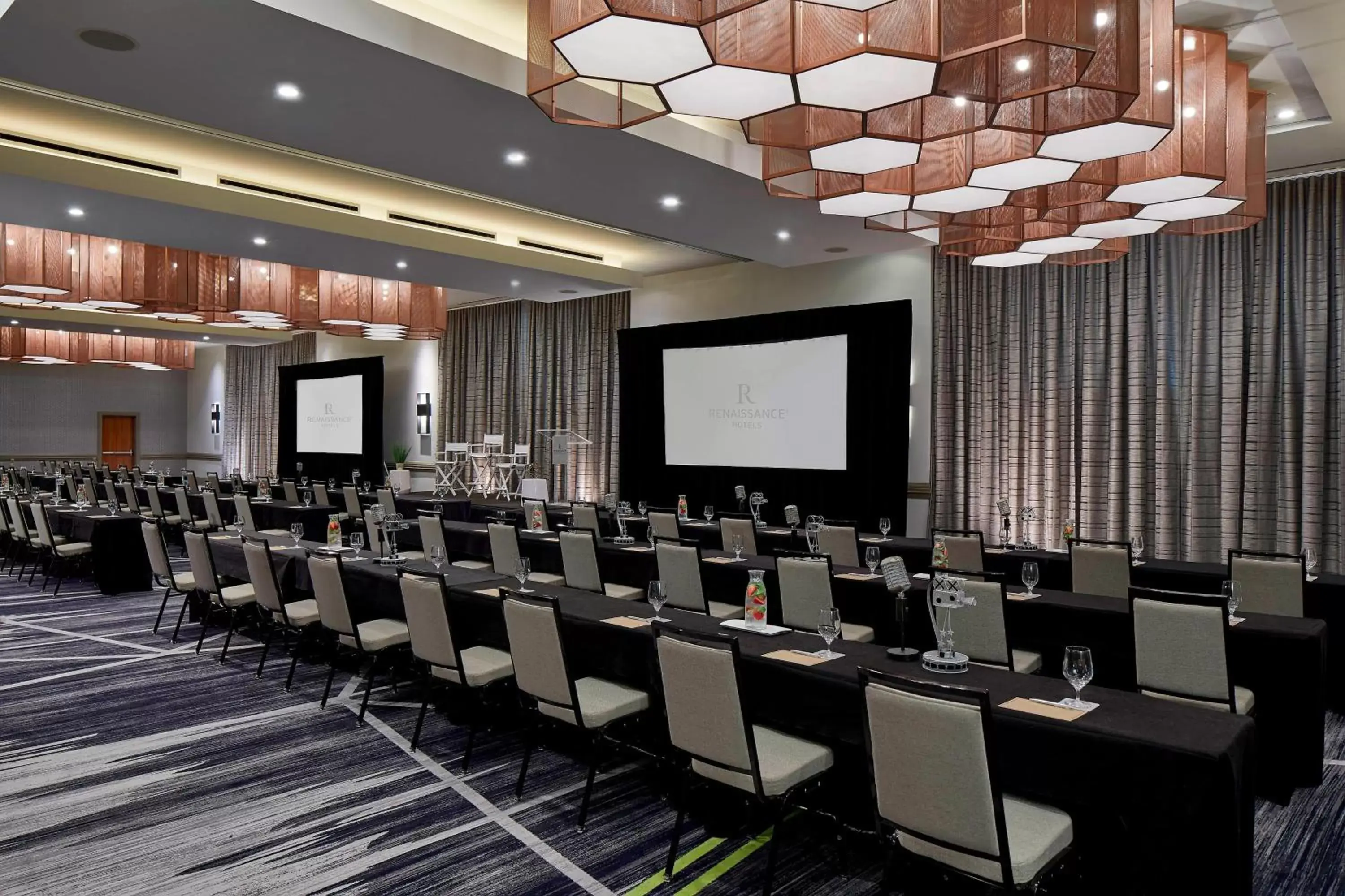 Meeting/conference room in Renaissance Atlanta Midtown Hotel