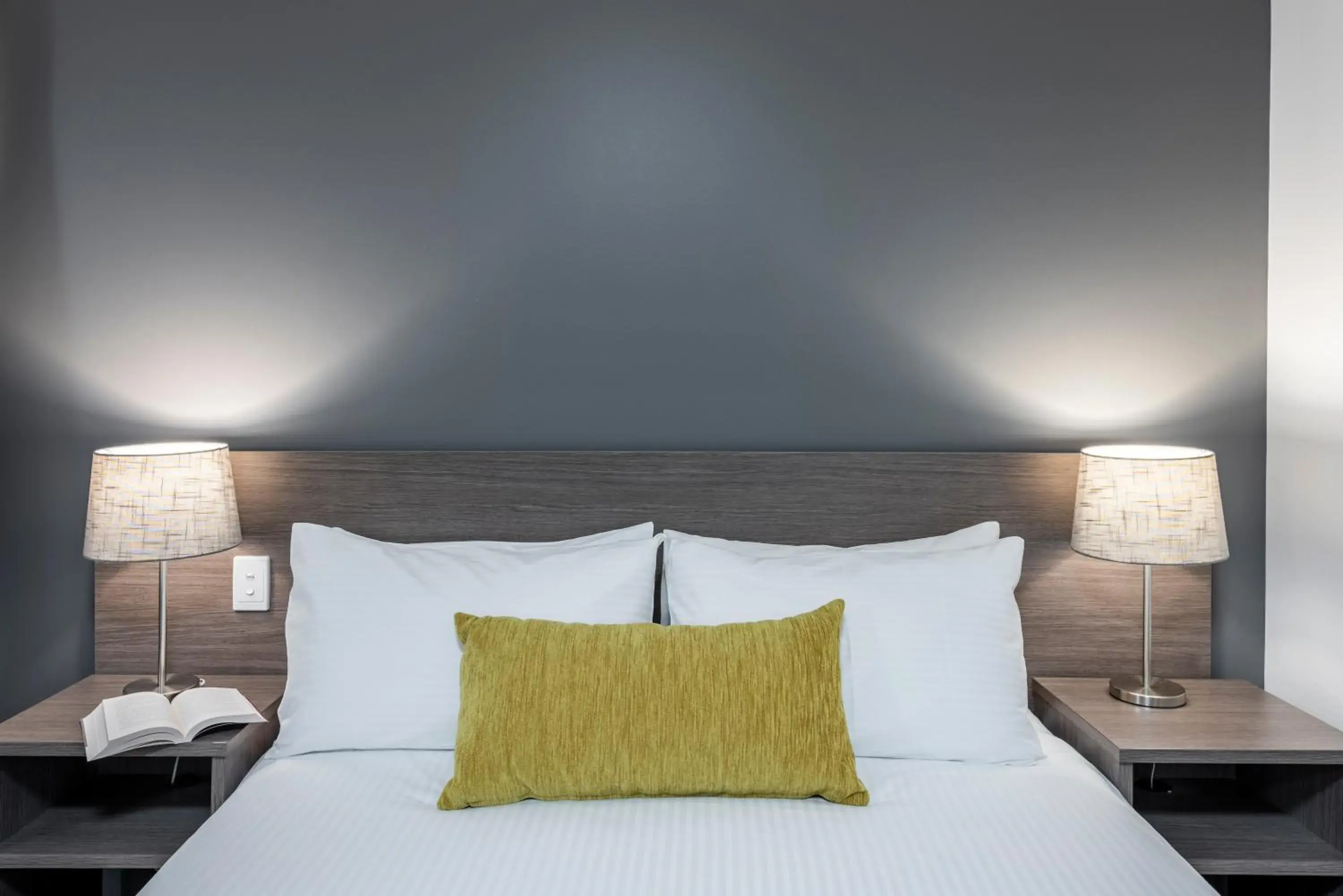 Bed in Best Western Plus Ambassador Orange Bed in Best Western Plus Ambassador Orange