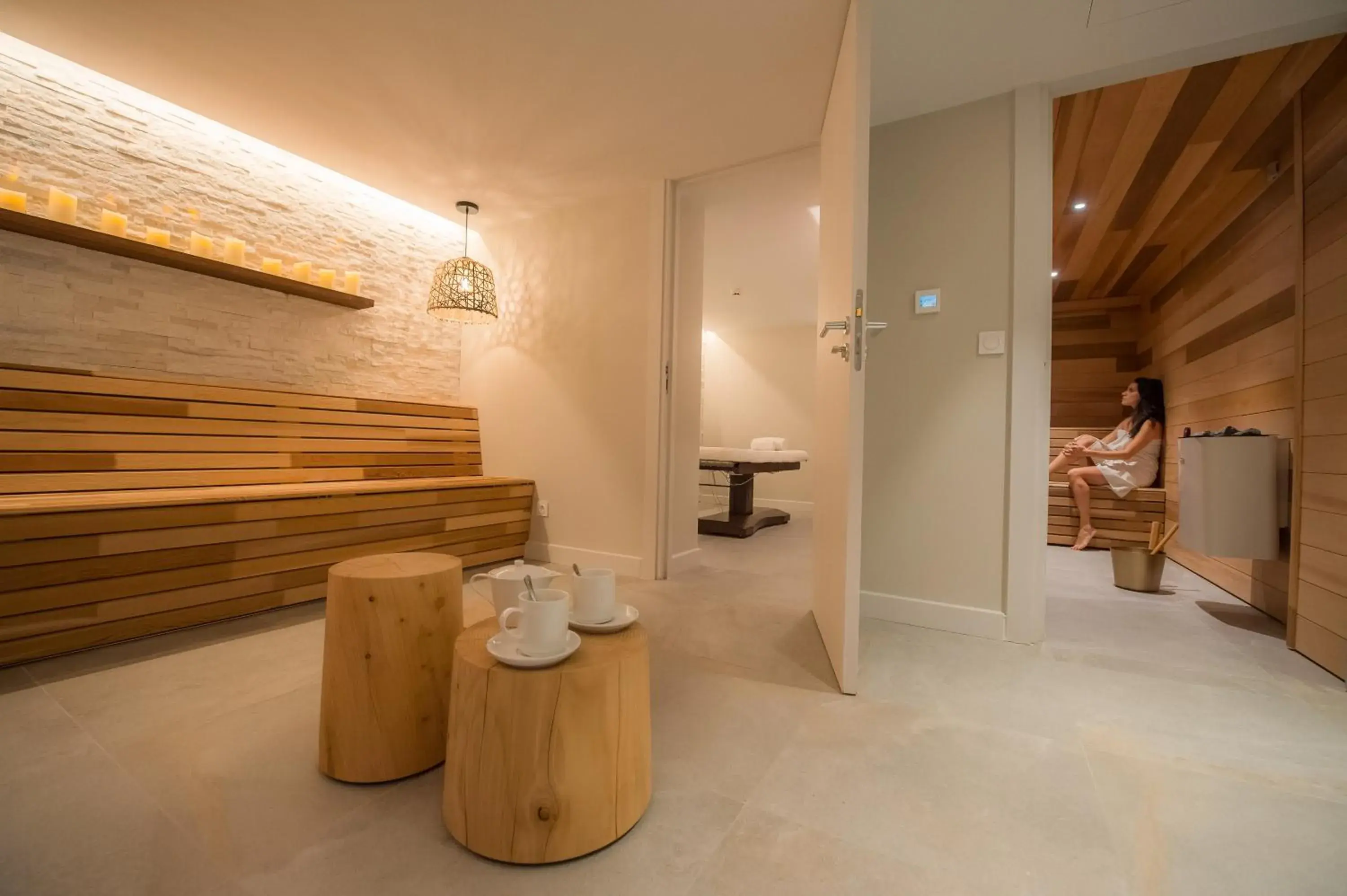 Massage, Bathroom in Chalet hôtel le Whymper