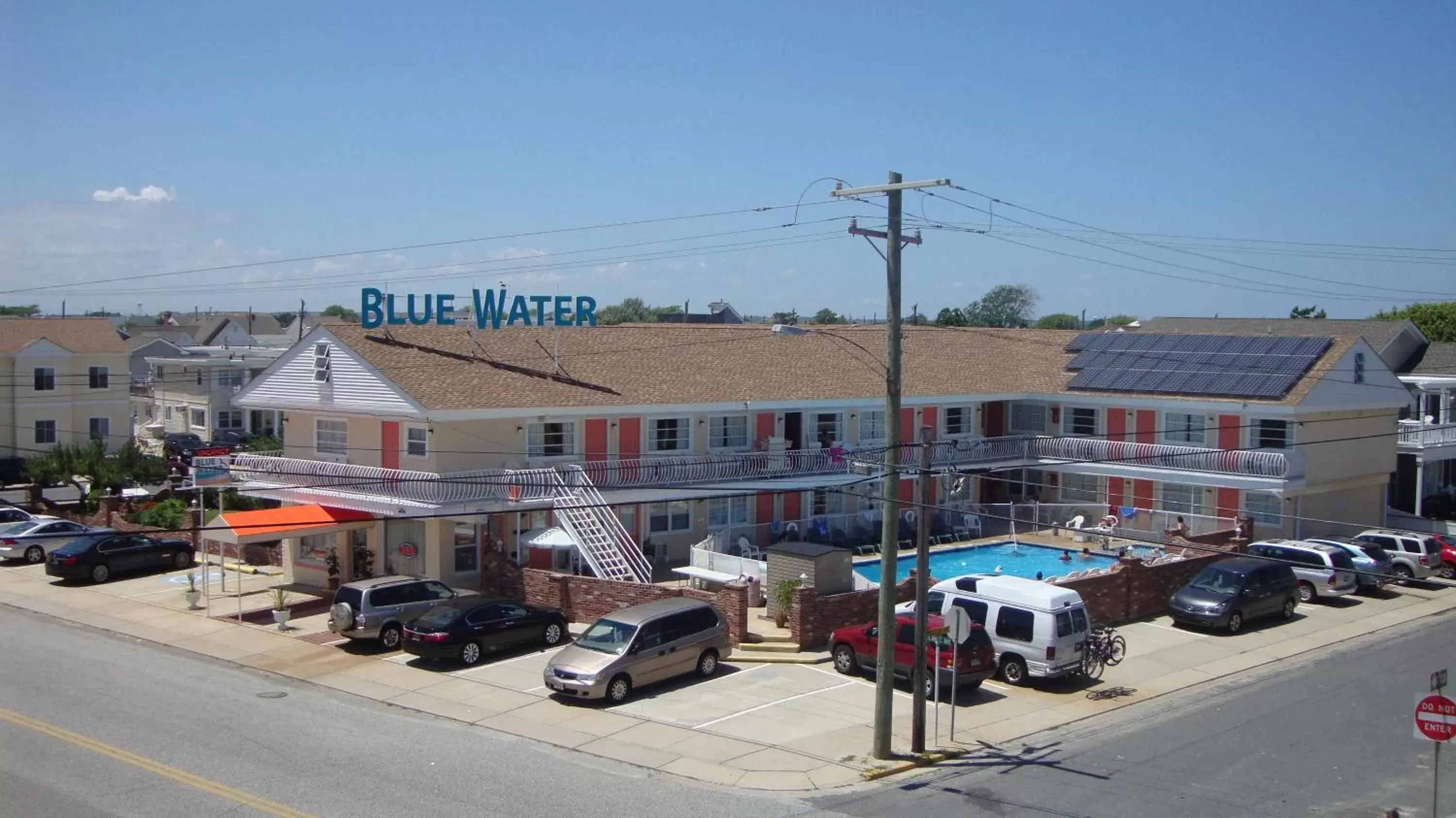Facade/entrance in Blue Water Motel