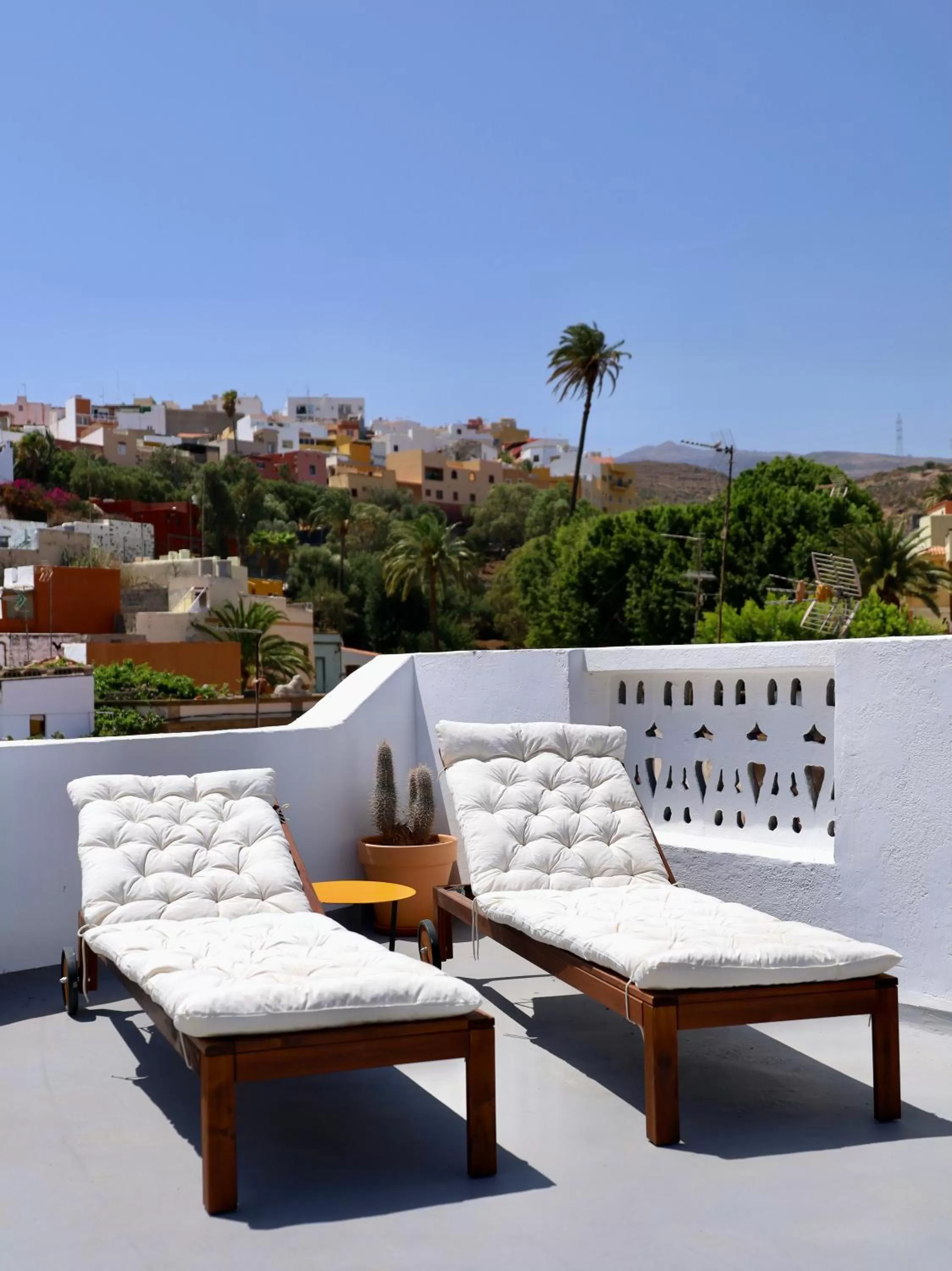 Property building in Villa Nestor