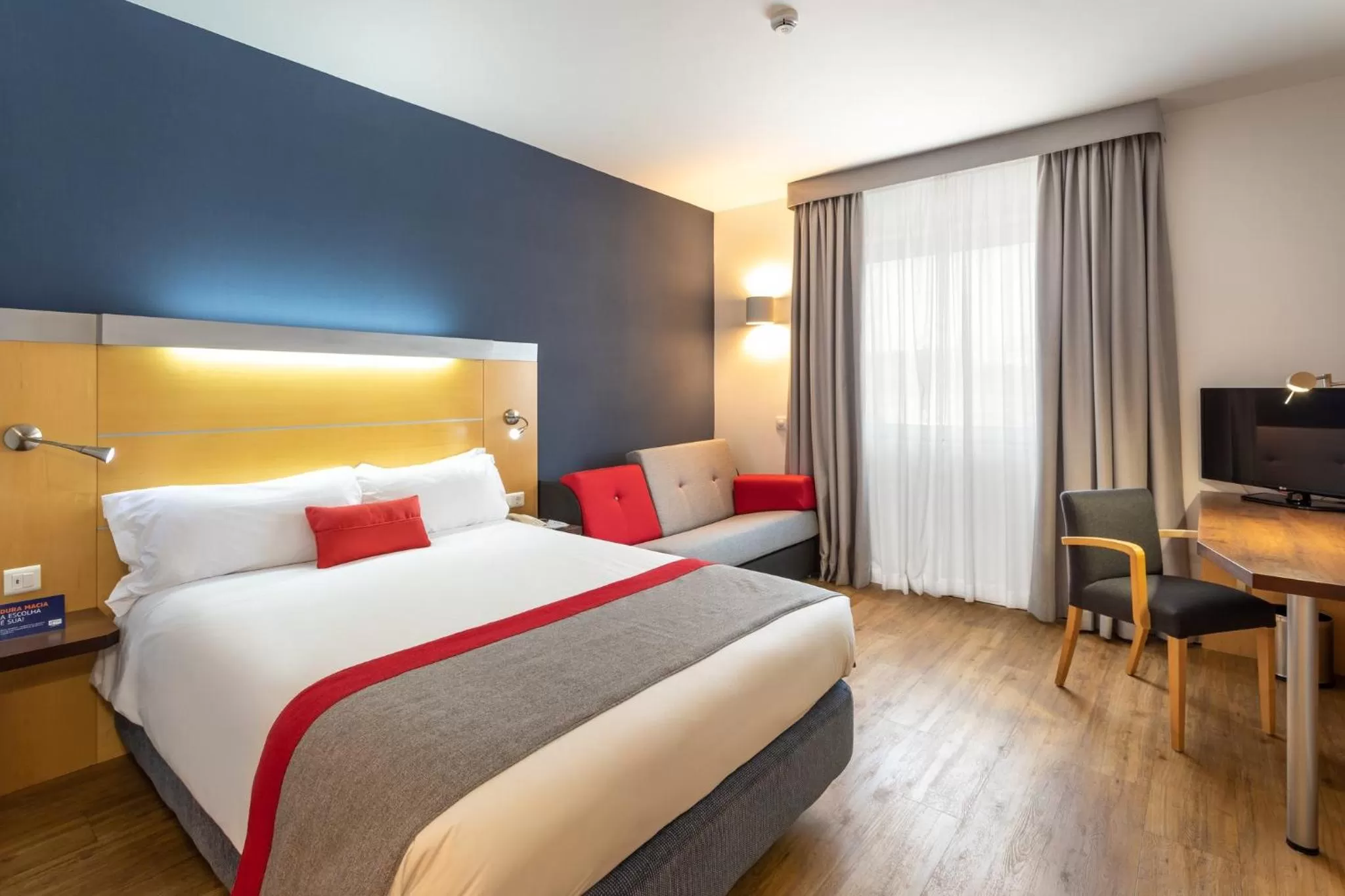 Photo of the whole room, Bed in Holiday Inn Express Lisbon-Oeiras by IHG