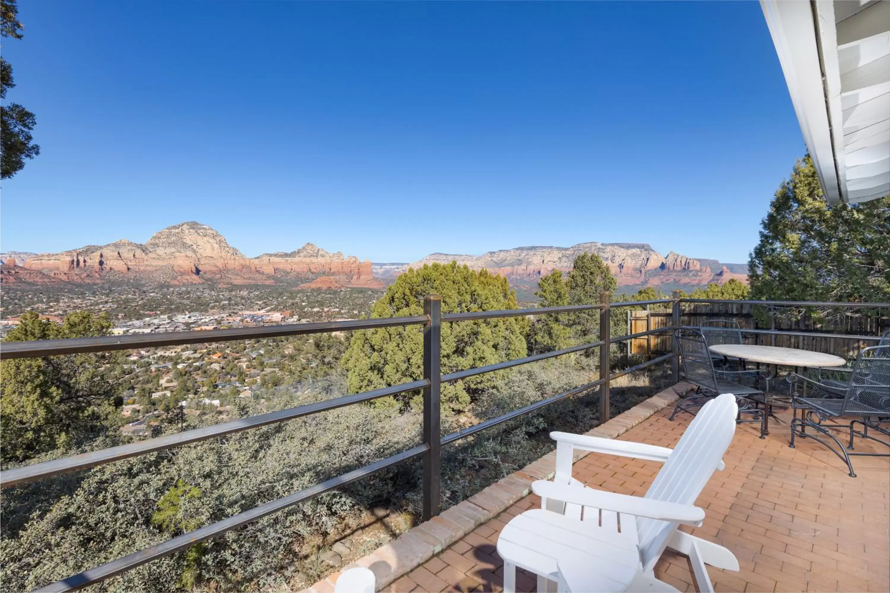 Patio, Balcony/Terrace in Sky Ranch Lodge