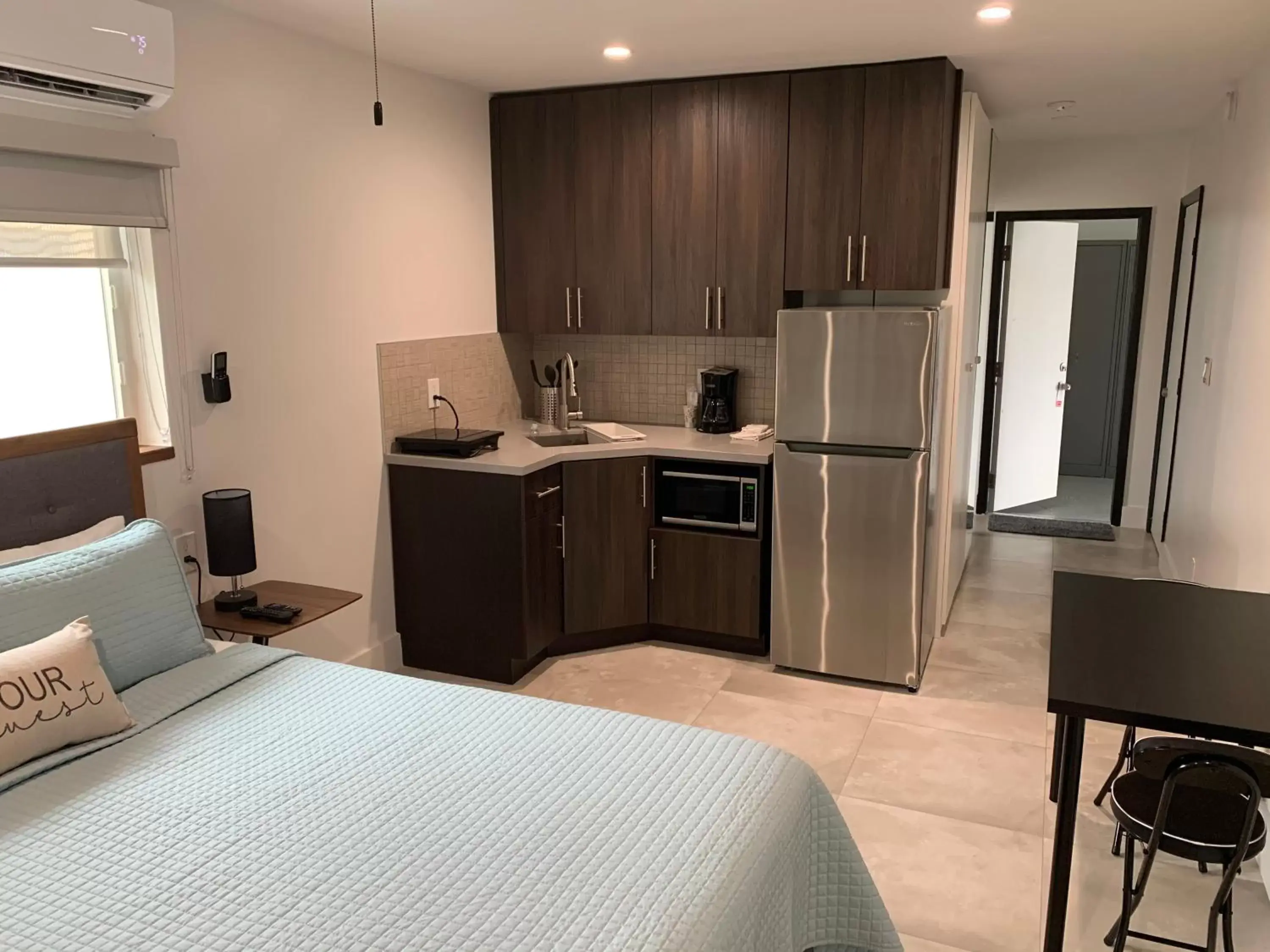 Kitchen/Kitchenette in Ocean Villas of Deerfield